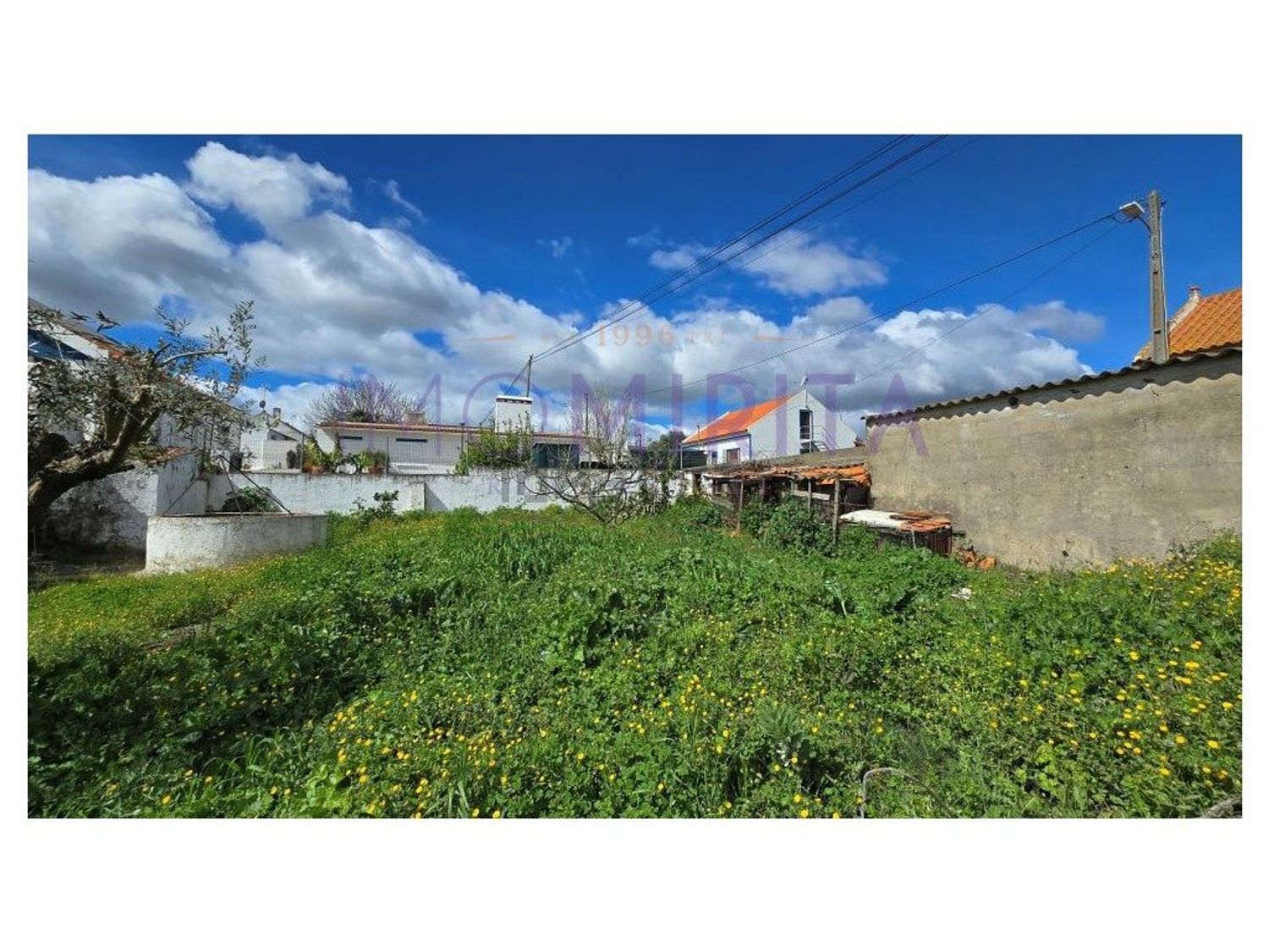 小楼房或独栋别墅出售在Rua do Chafariz - 照片