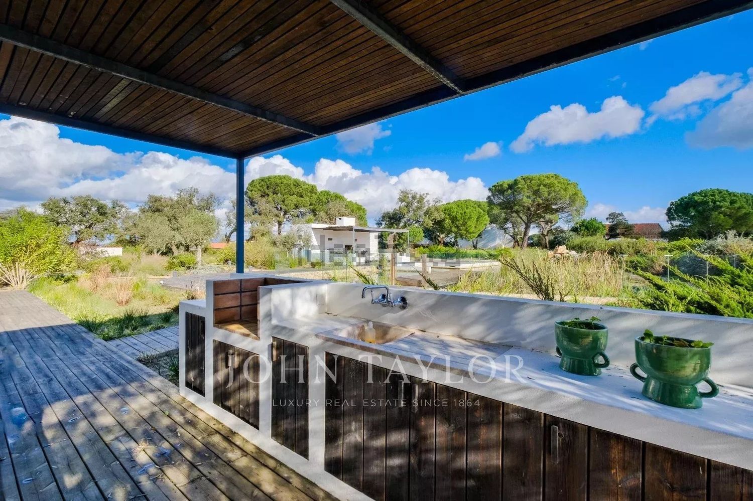 小楼房或独栋别墅出售在Rua de Melides - 游泳池