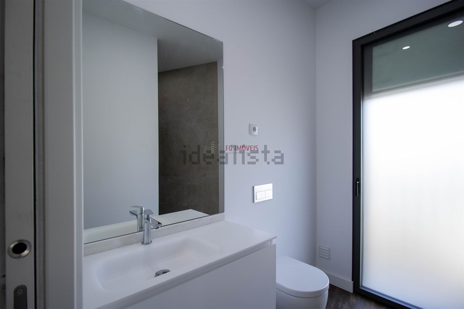 小楼房或独栋别墅出售在Rua das Olaias - 卫生间