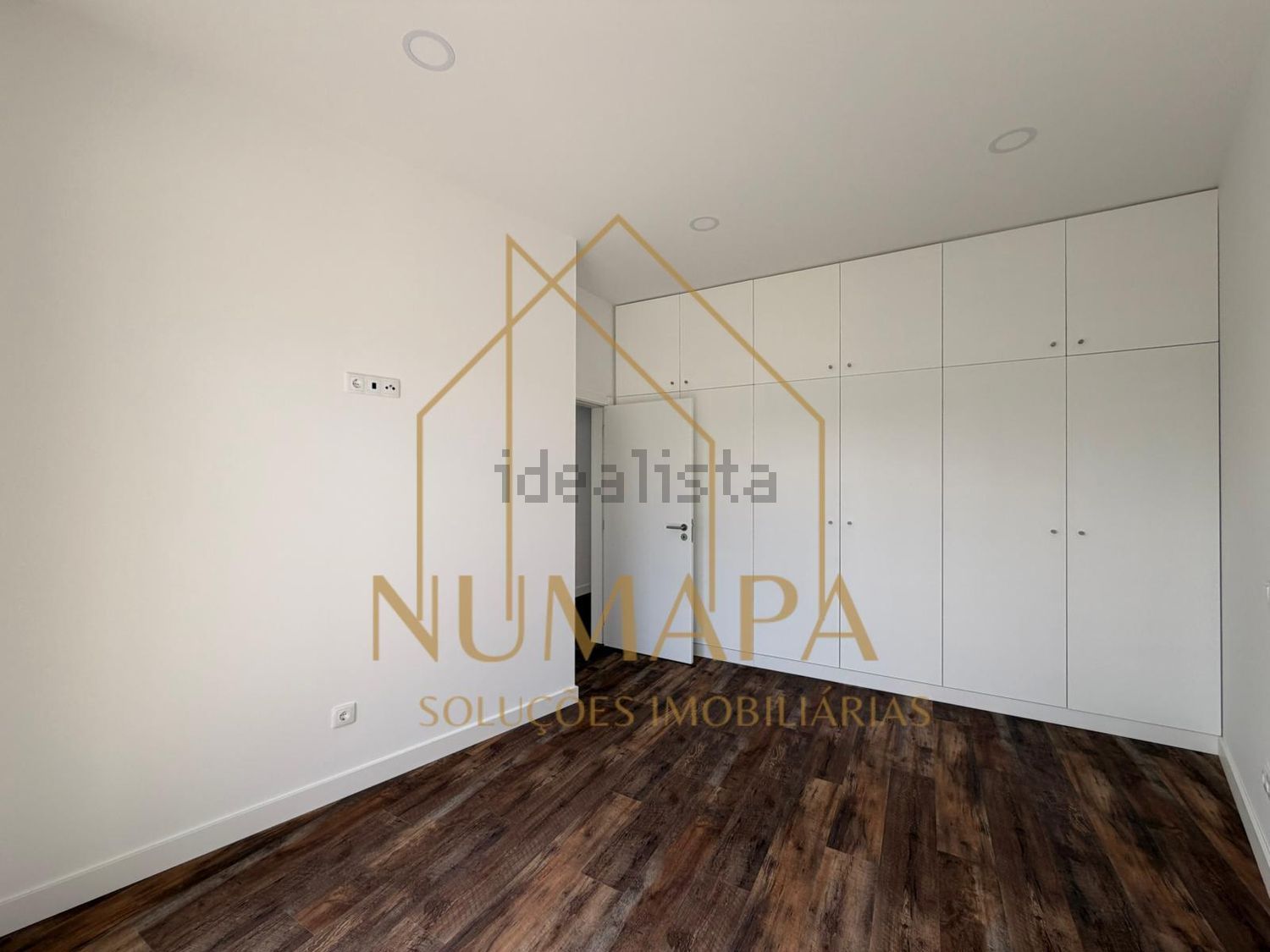 小楼房或独栋别墅出售在Rua Mário Sá - 居住