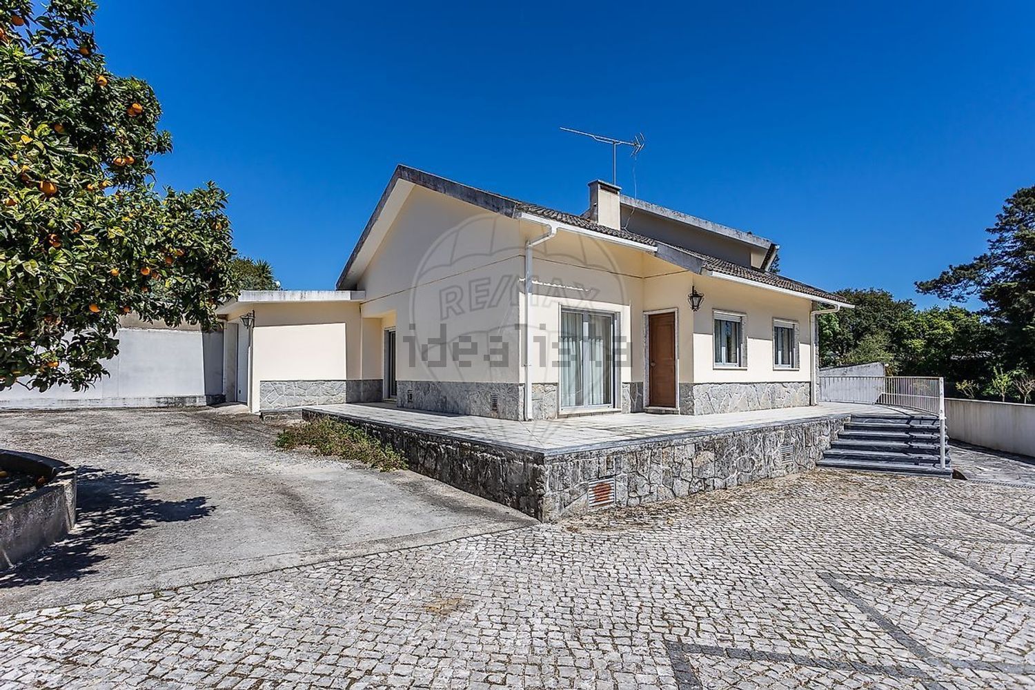 小楼房或独栋别墅出售在Serra das Minas - 外立面