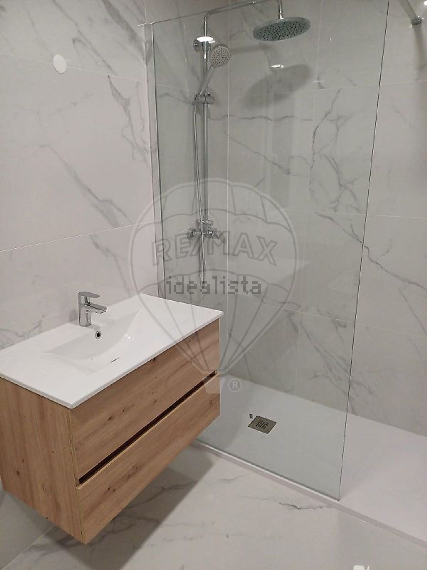 小楼房或独栋别墅出售在Rua Marquesa de Alorna - 卫生间