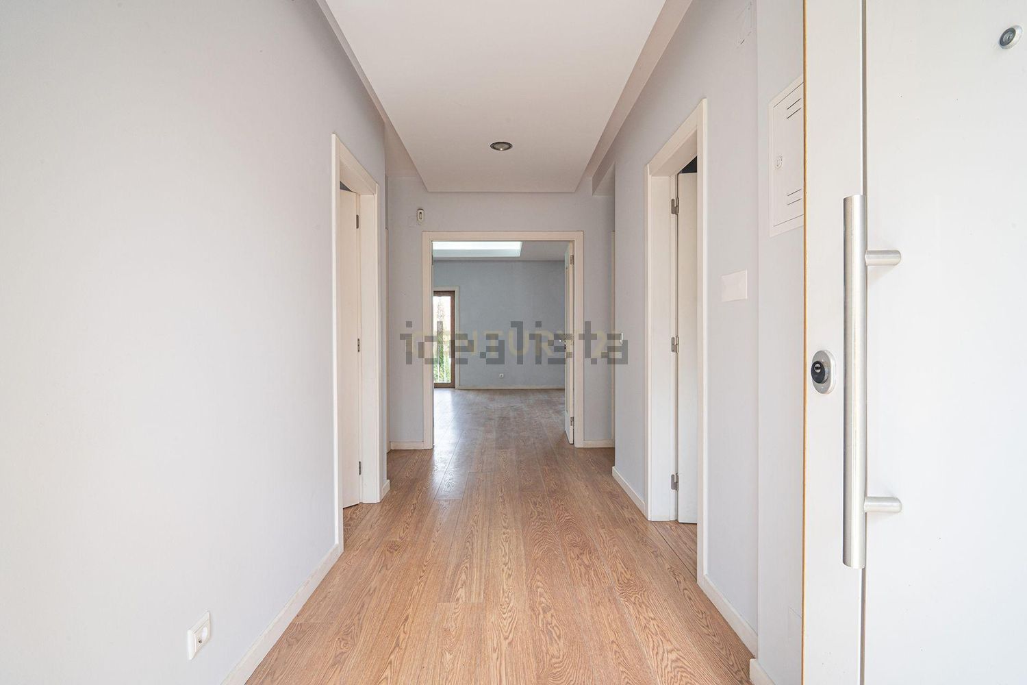 小楼房或独栋别墅出售在Rua Engenheiro José Caetano Salema Garção, 29 - 过道