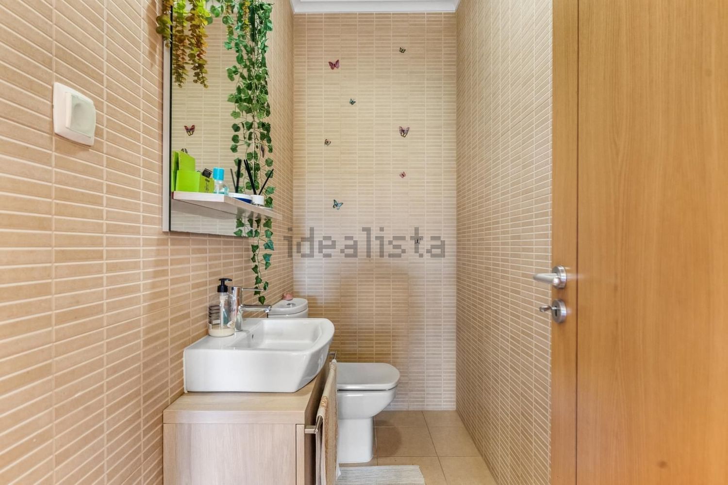 小楼房或独栋别墅出售N10 - 卫生间