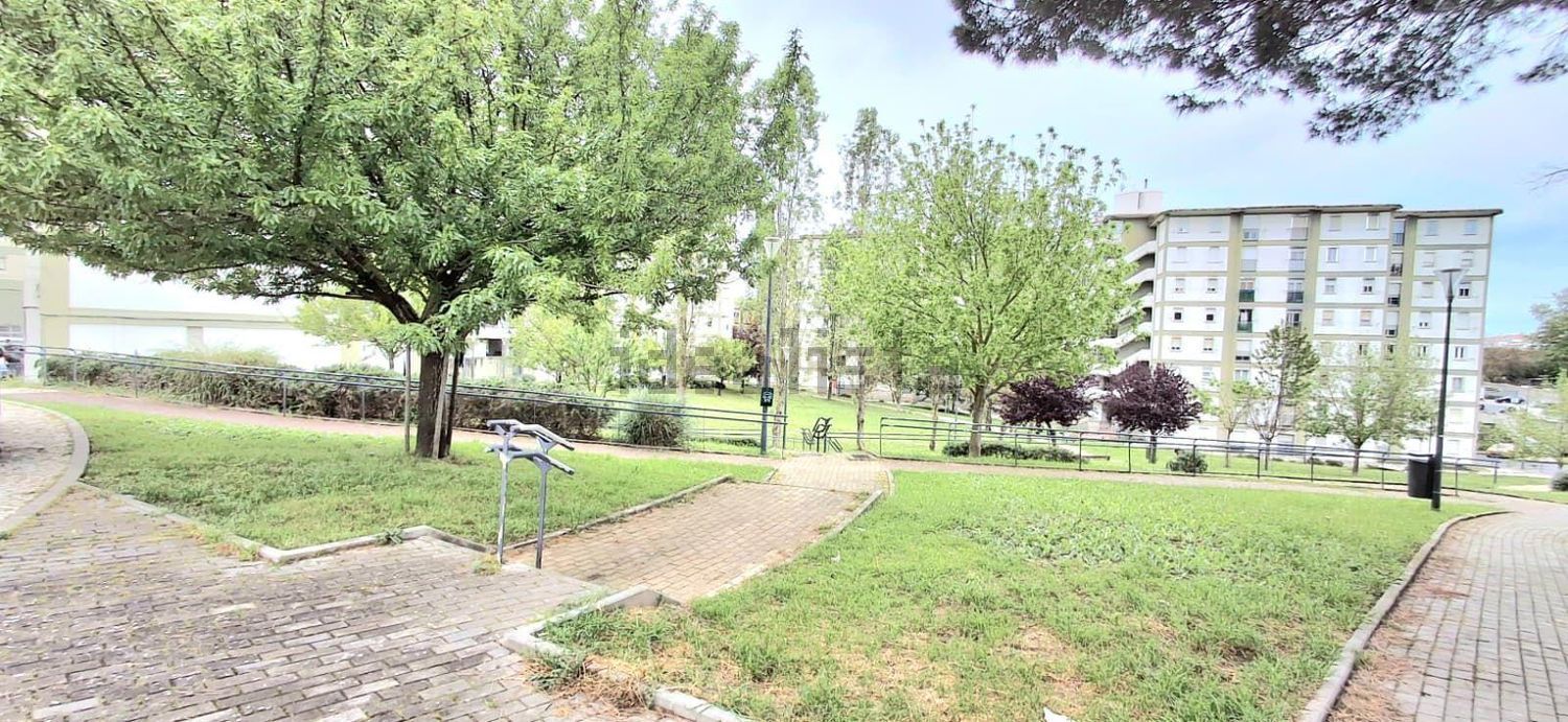 公寓 t3出售在Rua Tomás Alcaide, 100 - 花园