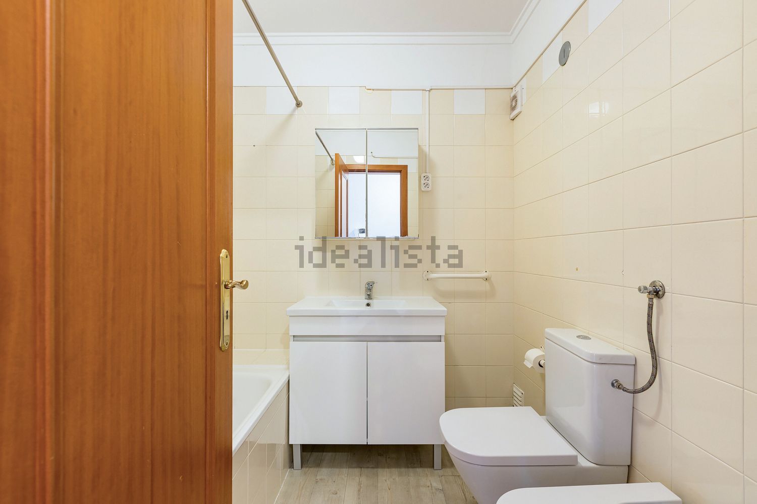 出租公寓 t2在Rua Luísa Tody, 88 - 卫生间