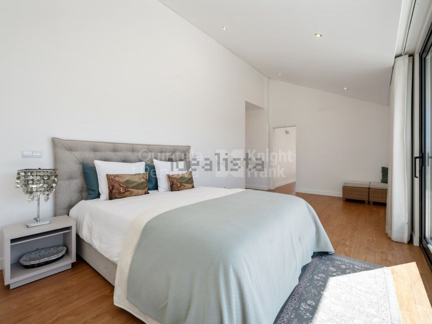 小楼房或独栋别墅出售在Estrada do Rodízio, 76 - 卧室