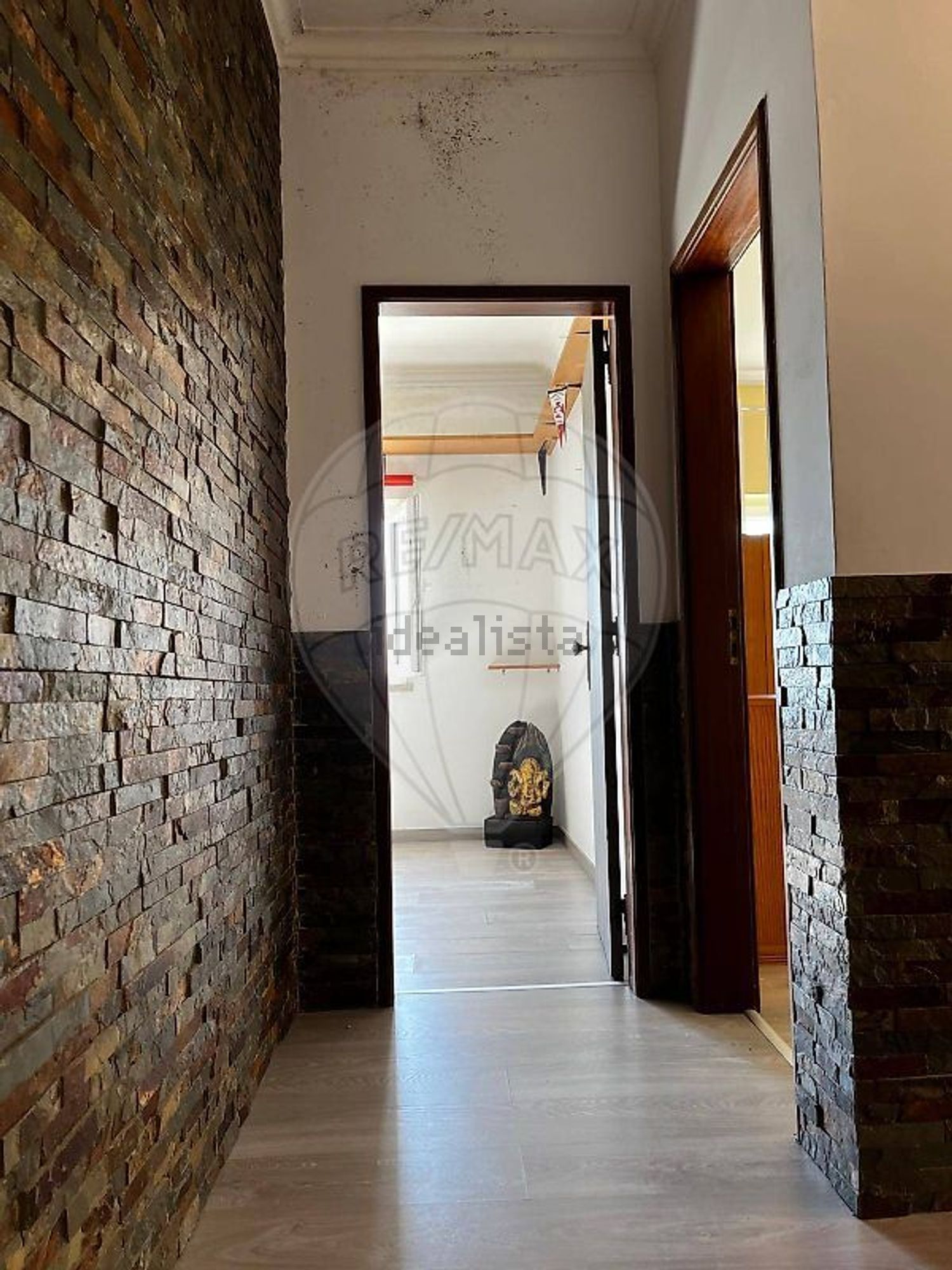 小楼房或独栋别墅出售在Rua Furnas - 过道