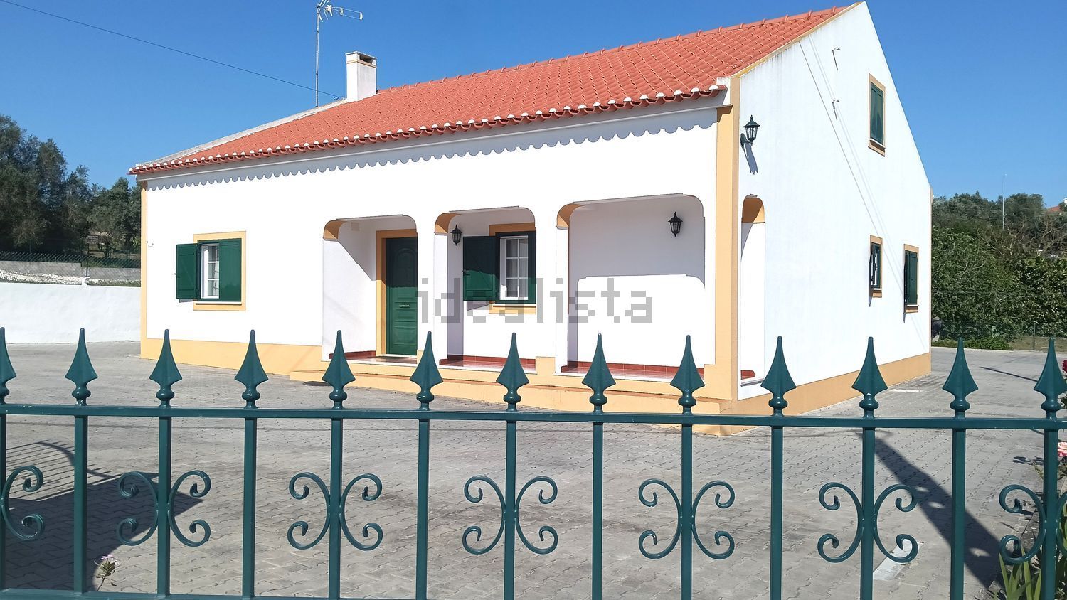 小楼房或独栋别墅出售在Rua do Barrancão, 25 - 外立面