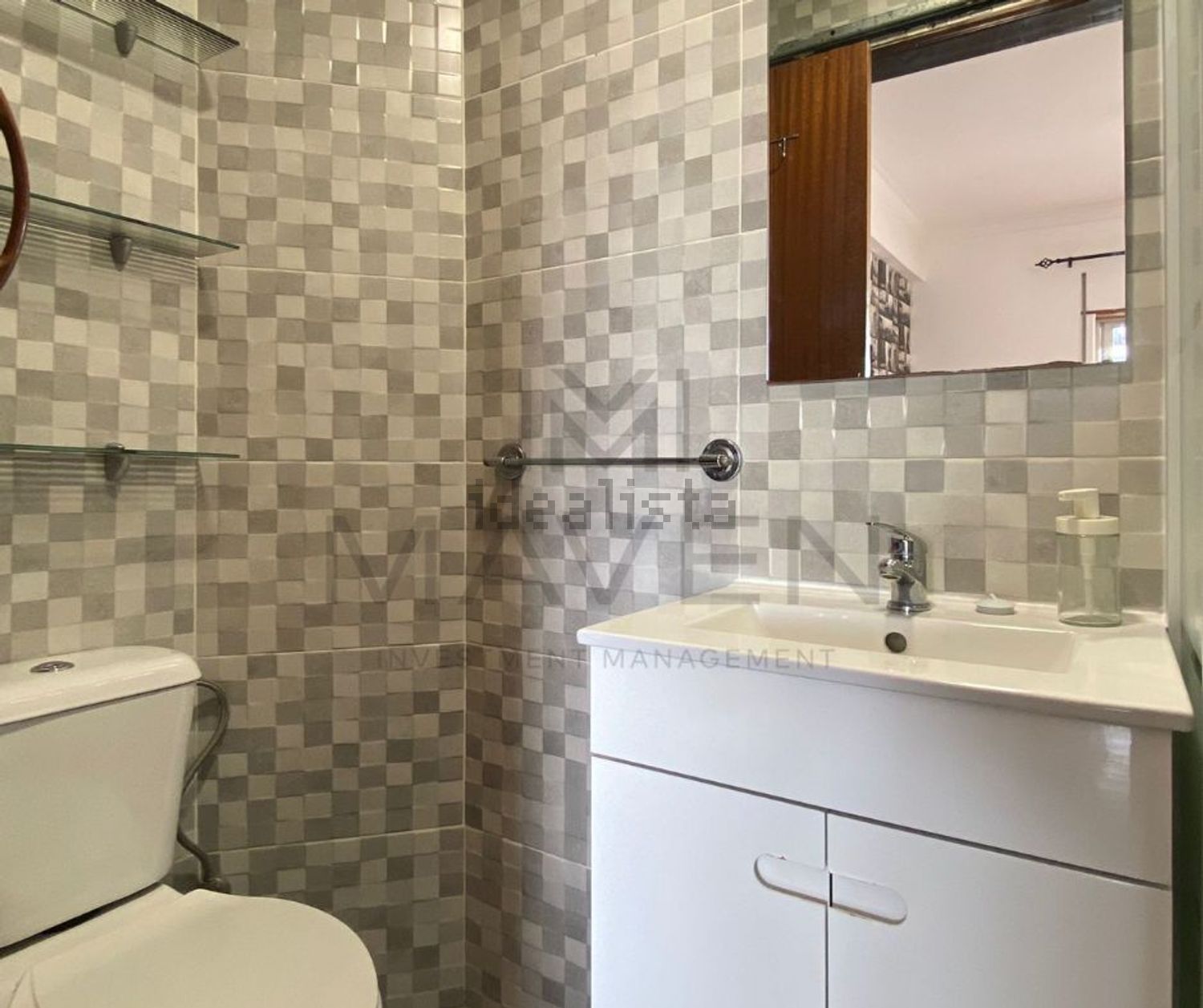 出租顶层公寓在Avenida Professor Rui Luís Gomes - 卫生间