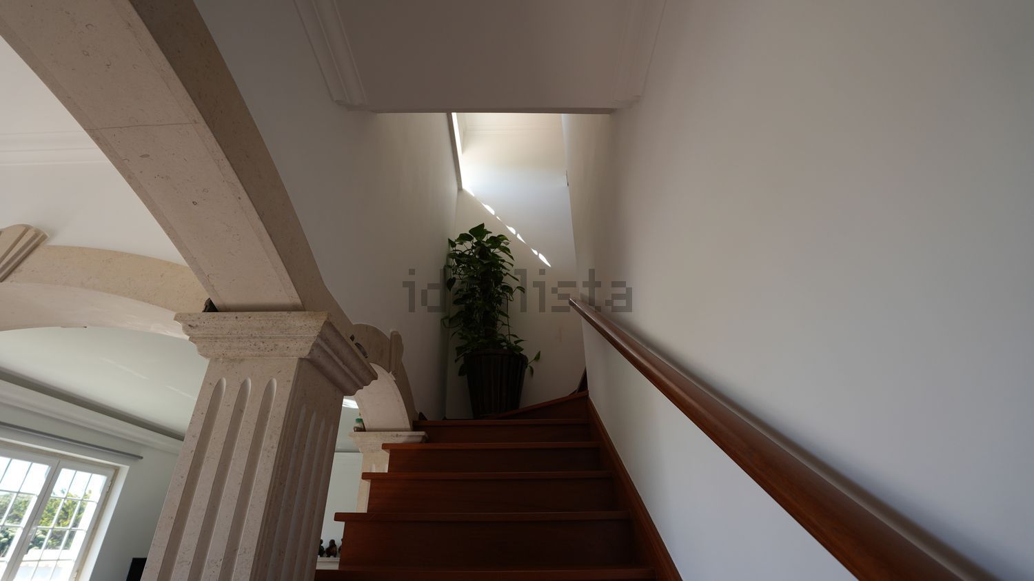 小楼房或独栋别墅出售在Estrada da Tomadia s/n - 详情