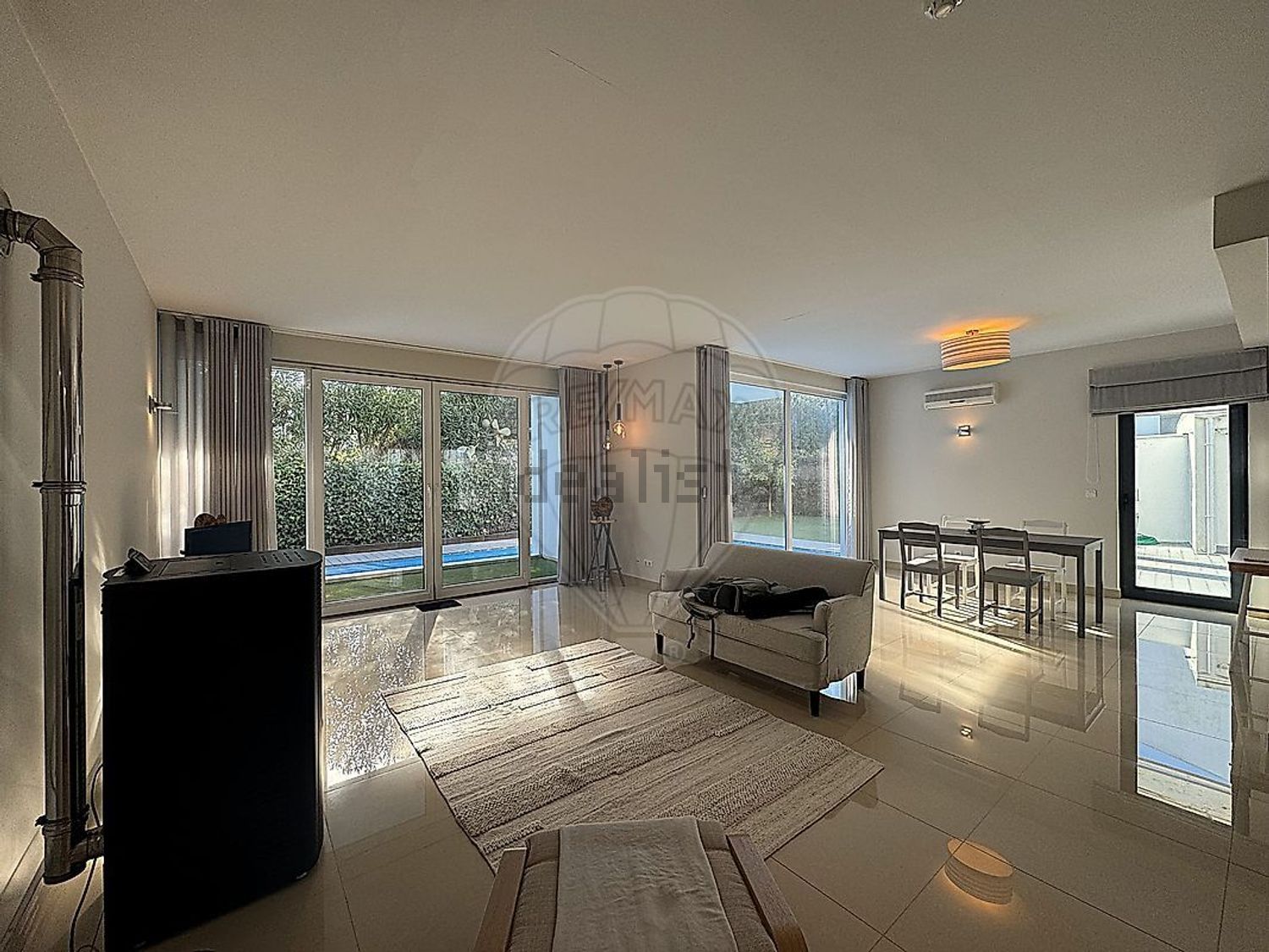 出租小楼房或独栋别墅在Rua Rosa Ramalho, 31 - 客厅