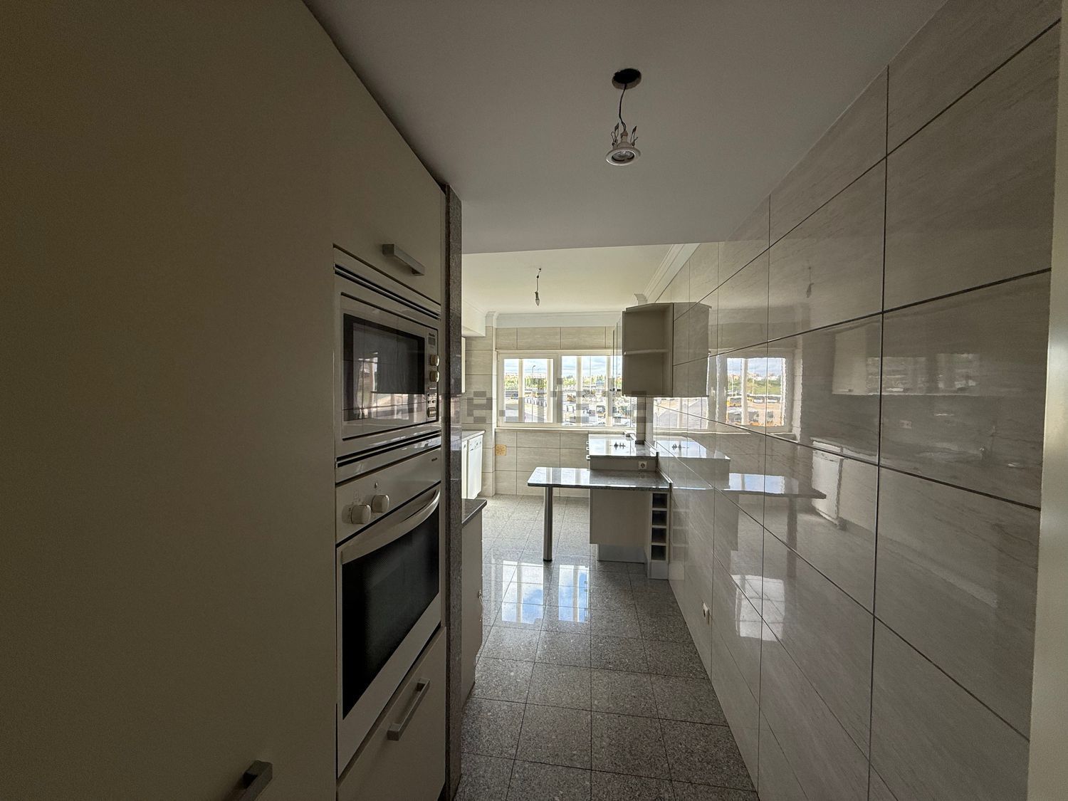 出租公寓 t2在Rua José Farinha, 24 - 厨房