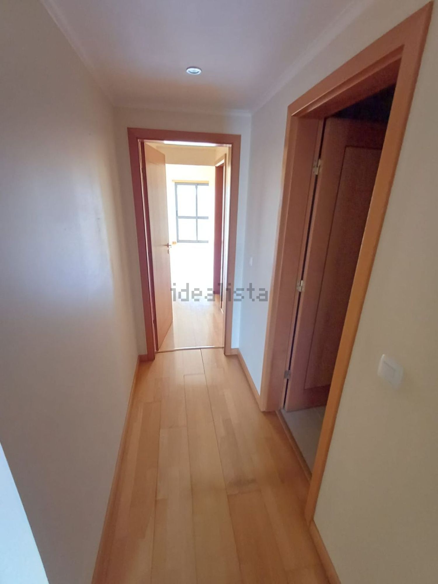 出租公寓 t3在Rua Mouzinho de Albuquerque, 27 - 过道