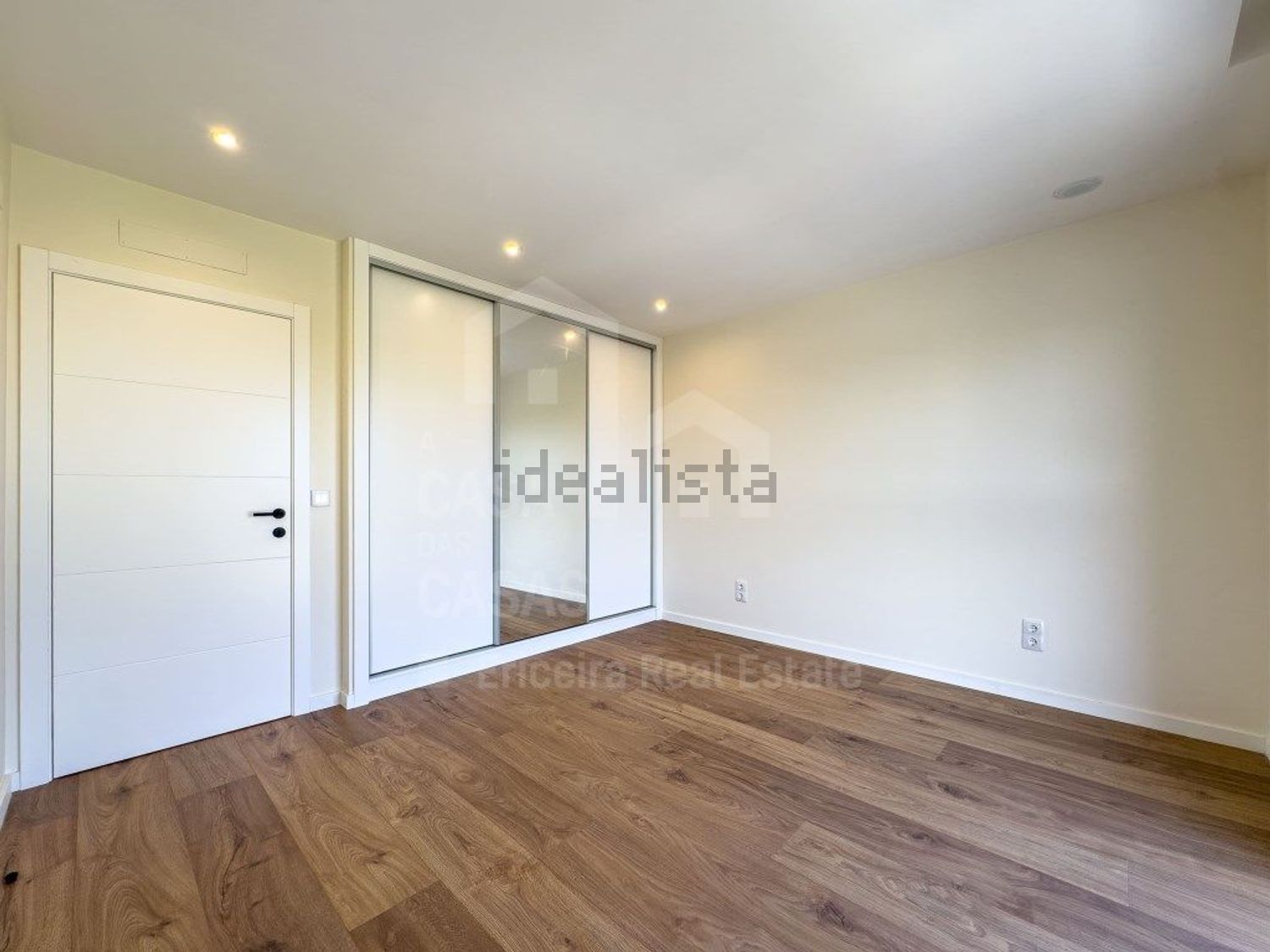 小楼房或独栋别墅出售在Encarnação - 居住