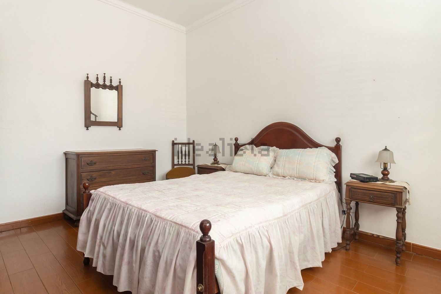 小楼房或独栋别墅出售在Avenida Padre Nabeto - 卧室