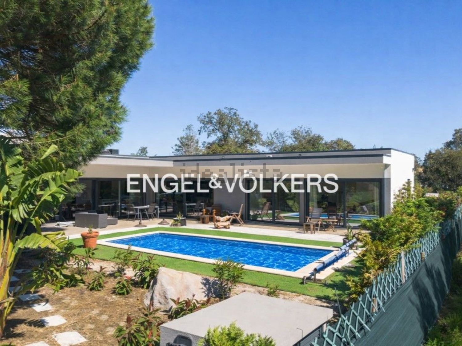 小楼房或独栋别墅出售在Avenida do Montado, 39 - 游泳池