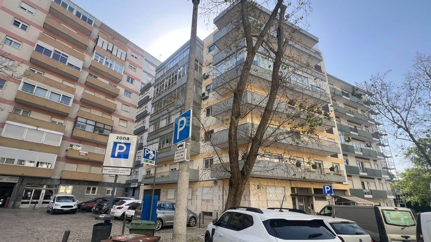 出租公寓 t4在Rua Rainha Dona Luísa de Gusmão, 4