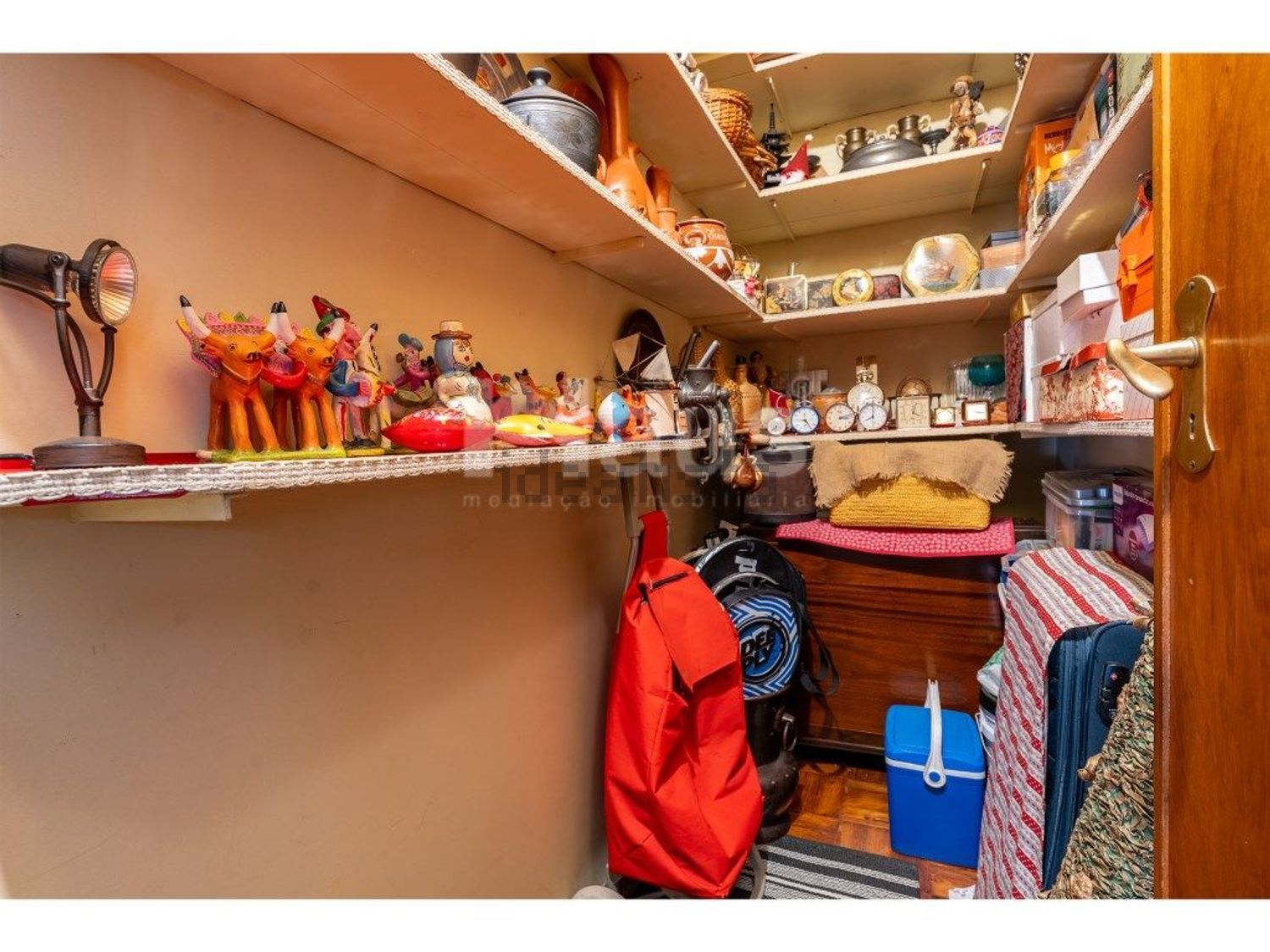 联排别墅出售在Avenida João Xxiii - 仓库