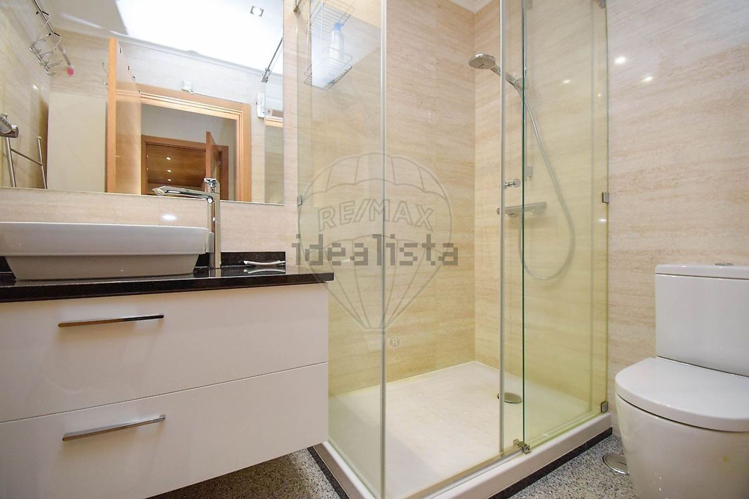 公寓 t2出售在Rua Cidade de Bolama - 卫生间