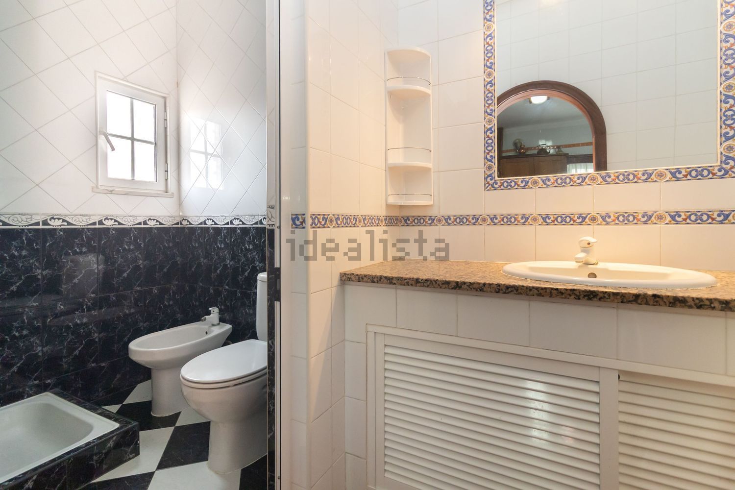 小楼房或独栋别墅出售在Avenida Padre Nabeto - 卫生间