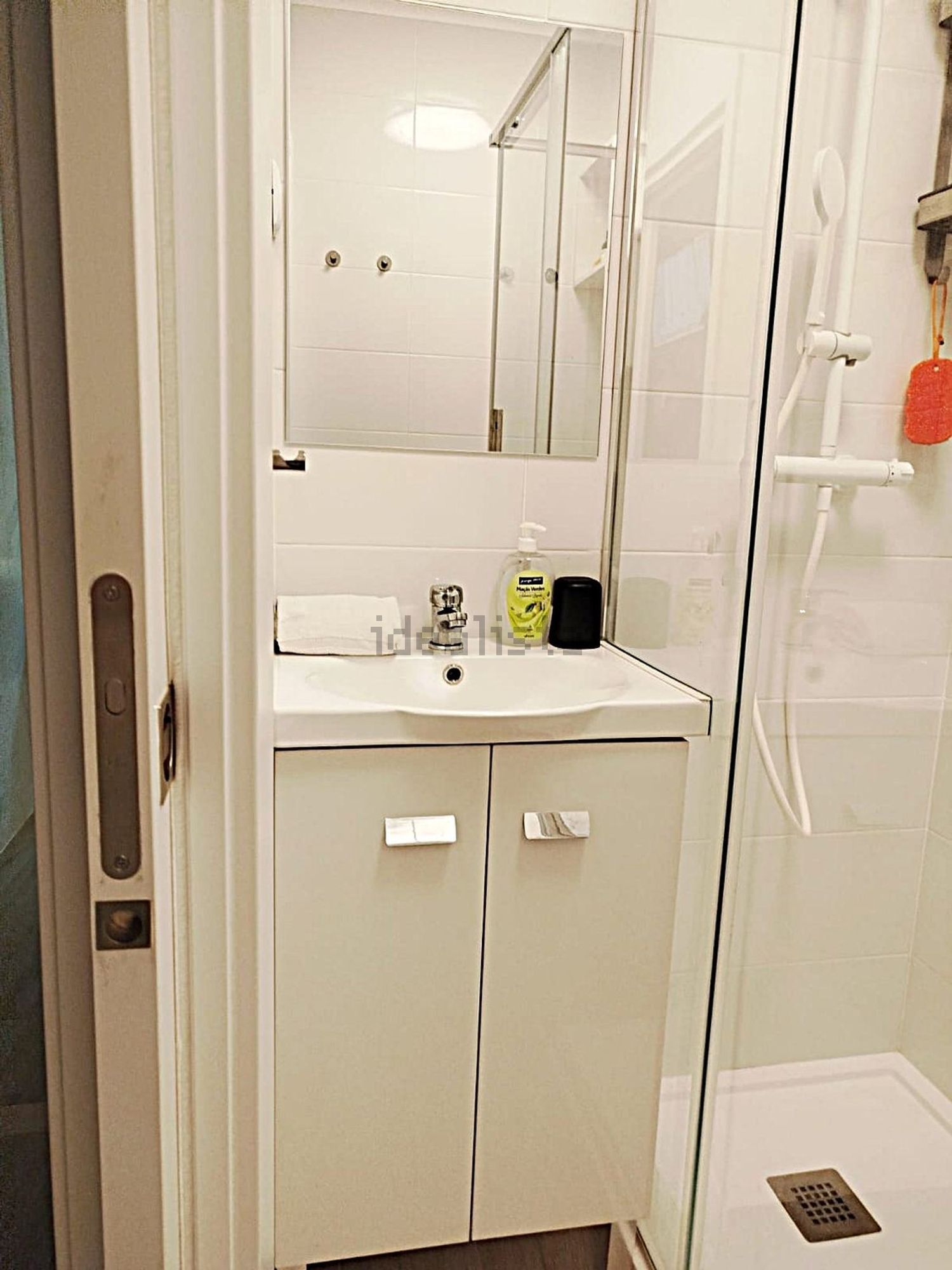 出租t0（单人公寓）在Rua Coronel Ferreira do Amaral, 9 - 卫生间