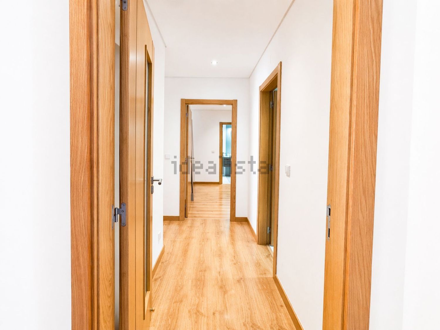 公寓 t3出售在Avenida Reinaldo dos Santos, 7 - 过道