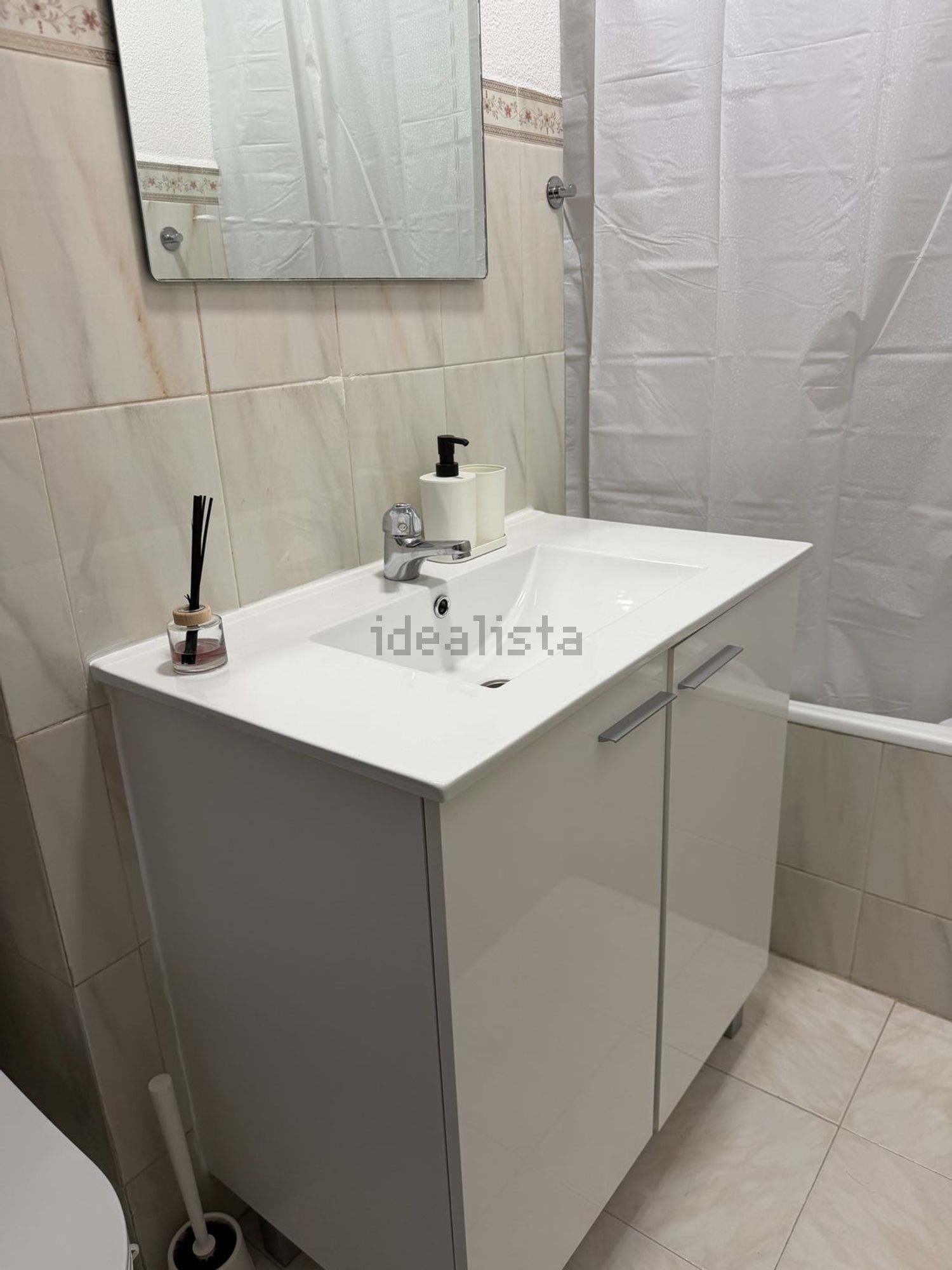 出租房间在Praça de Chinde, 8 - 卫生间