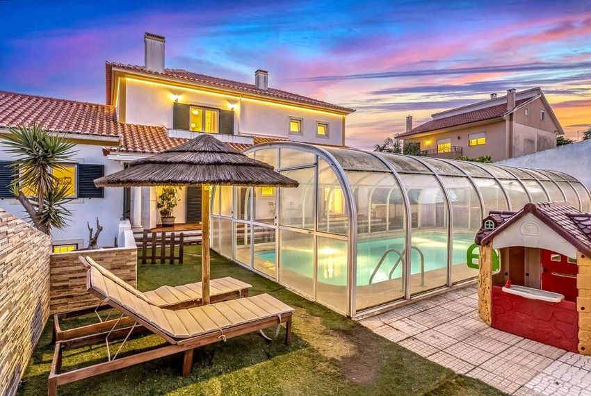 小楼房或独栋别墅出售在Rua dos Pintassilgos, 3