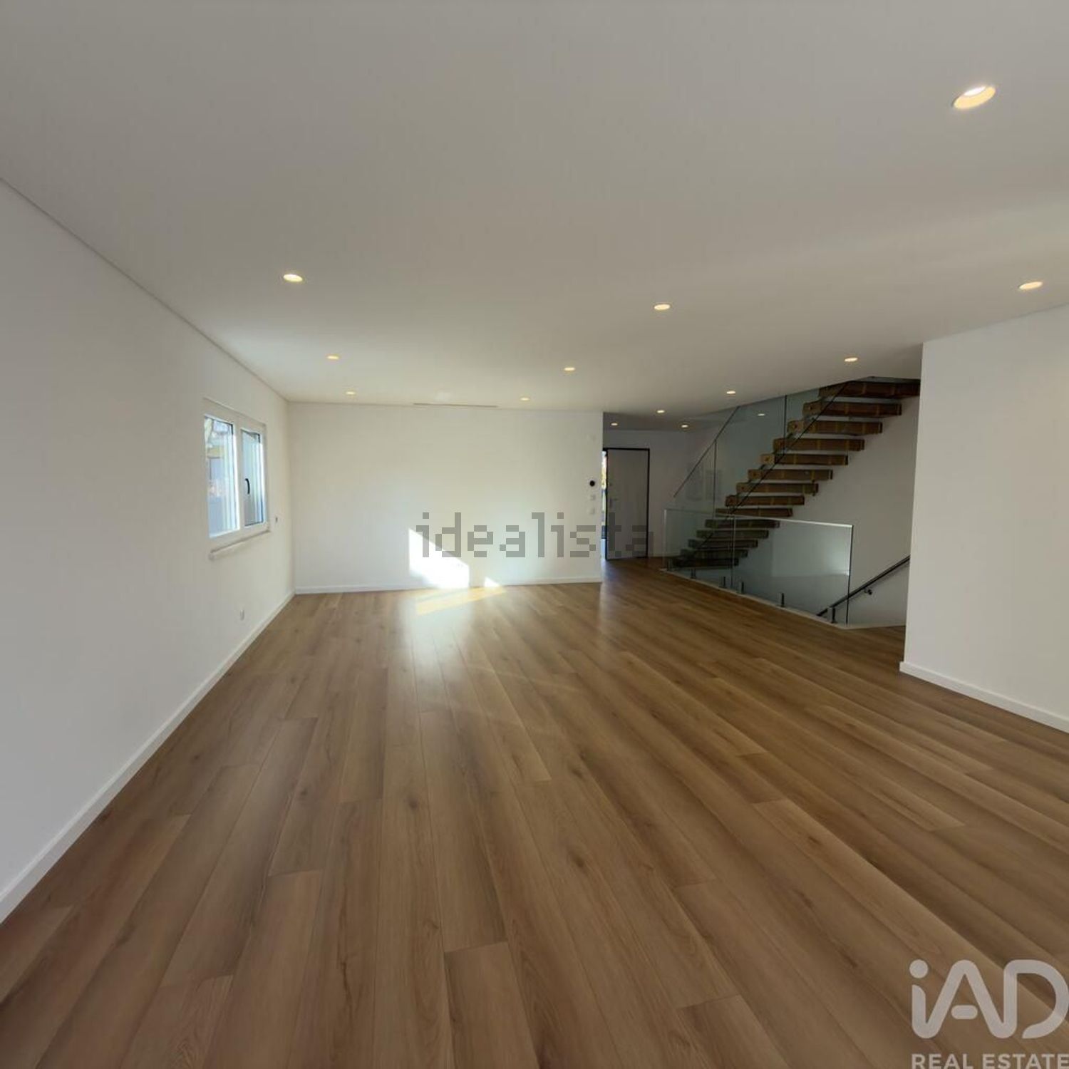 小楼房或独栋别墅出售在São Pedro do Estoril - 客厅