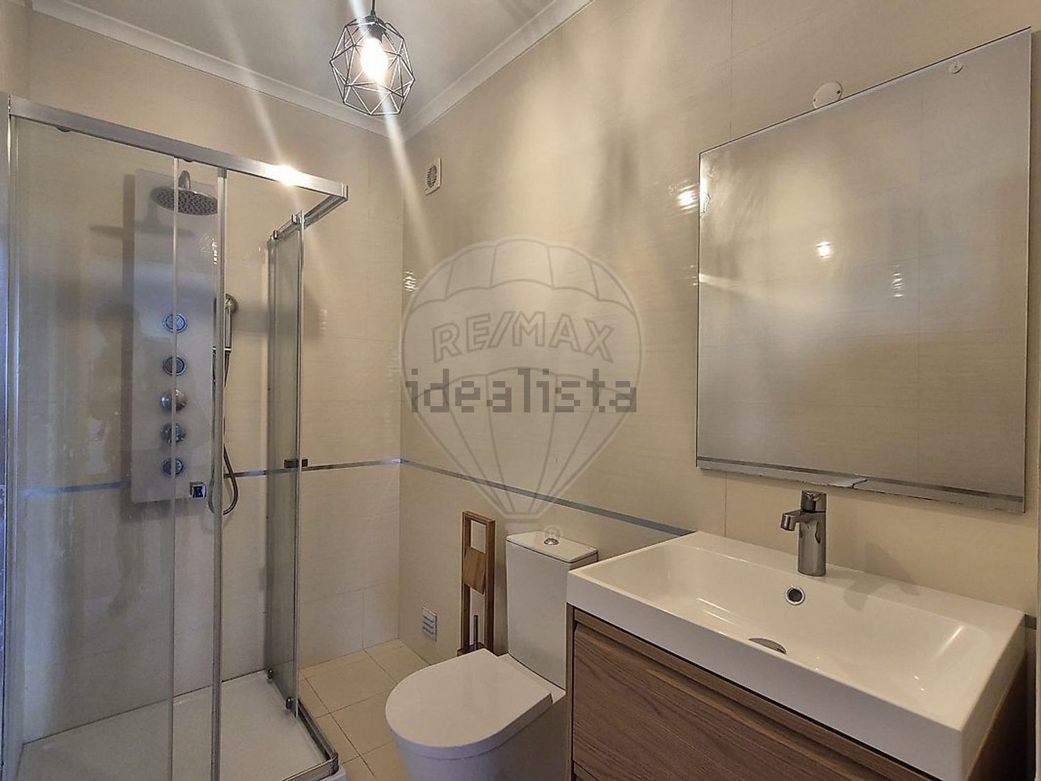 出租公寓 t2在Rua Álvaro Pereira Guedes - 卫生间