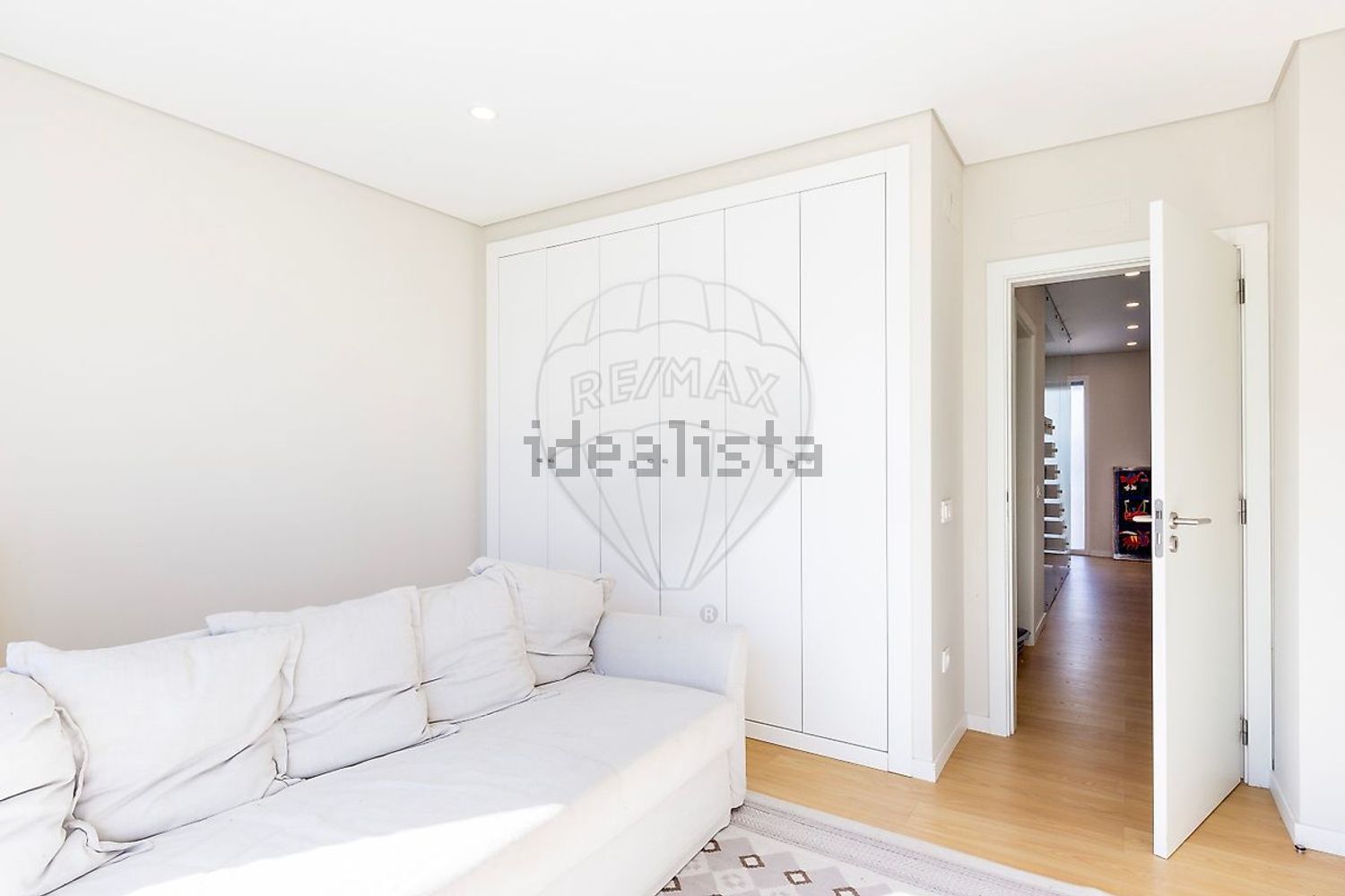 小楼房或独栋别墅出售在Rua e - 卧室