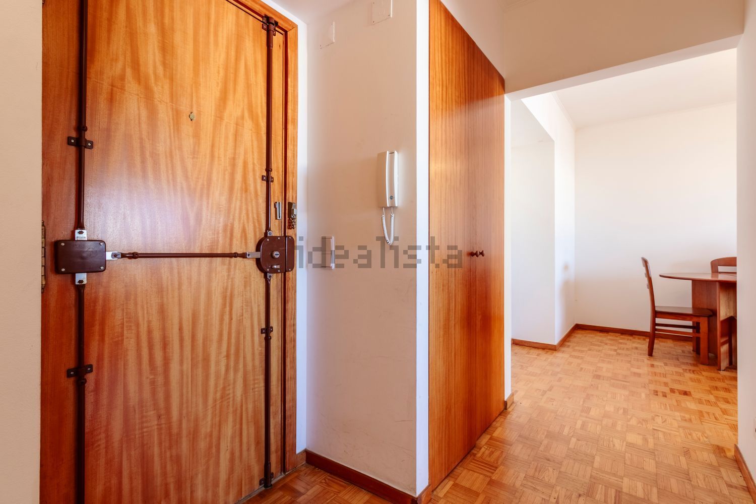 出租公寓 t2在Rua David Mourão Ferreira, 3 - 过道