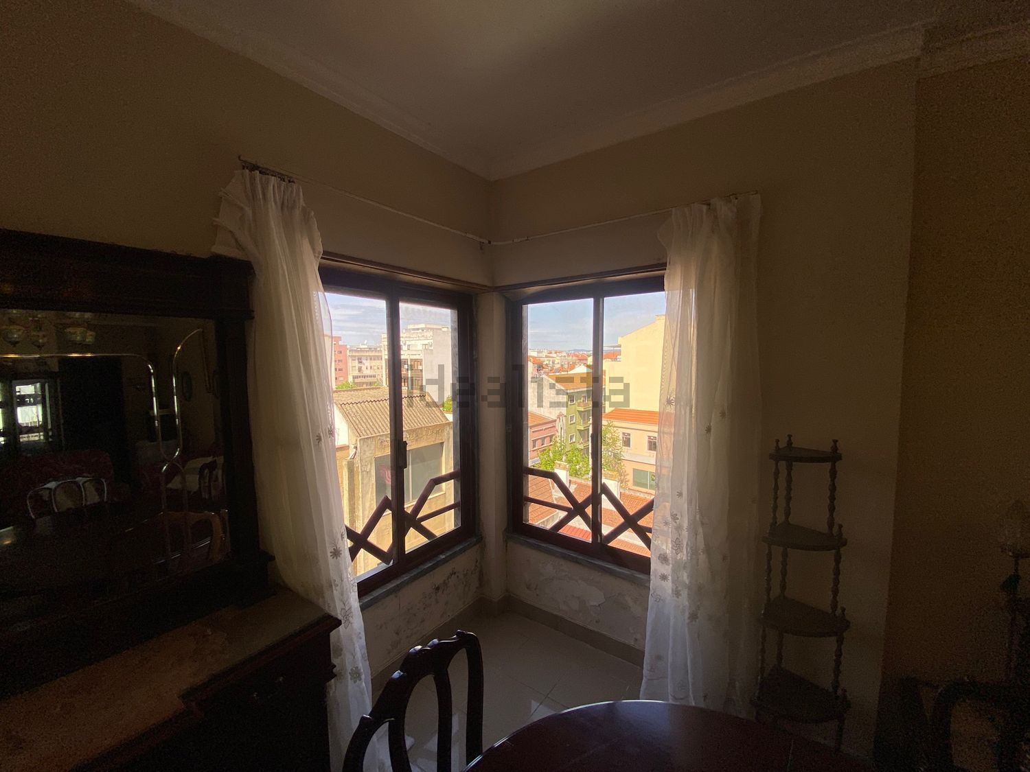 公寓 t2出售在Rua José Elias Garcia - 客厅