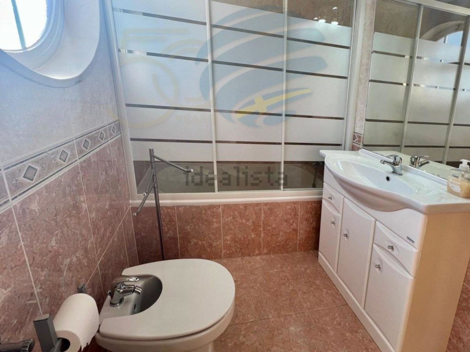 出租小楼房或独栋别墅在Talaíde - 卫生间