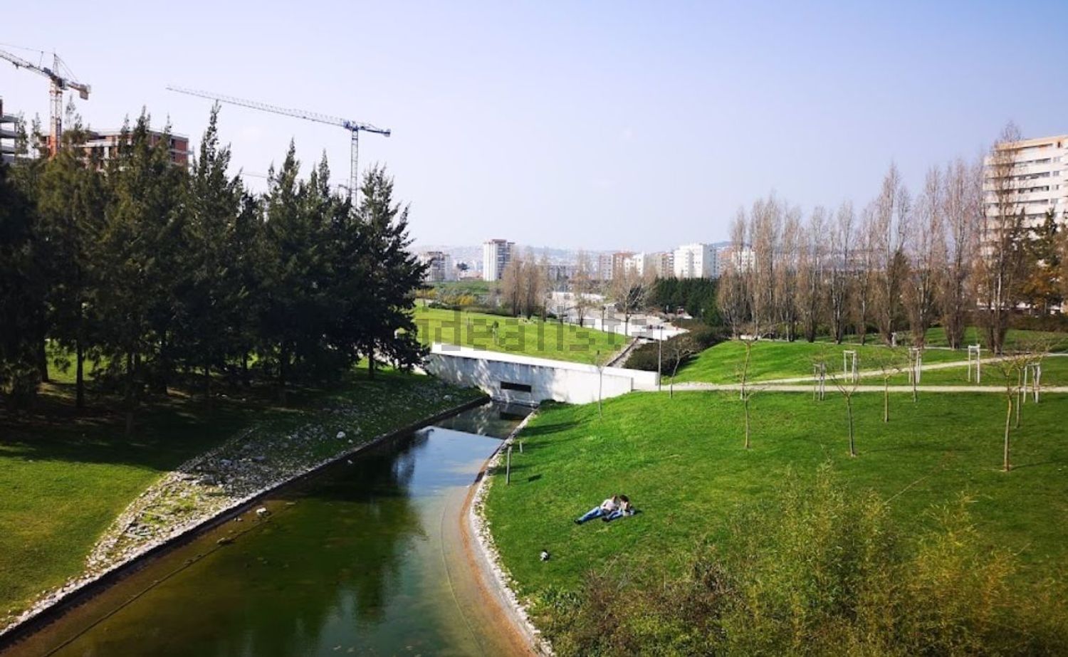 出租房间在Avenida David Mourão-Ferreira, 22 - 花园