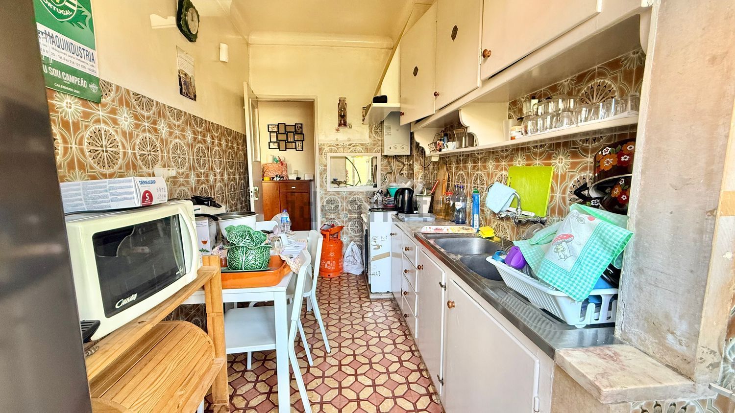 公寓 t2出售在Rua São Pedro, 9 - 厨房