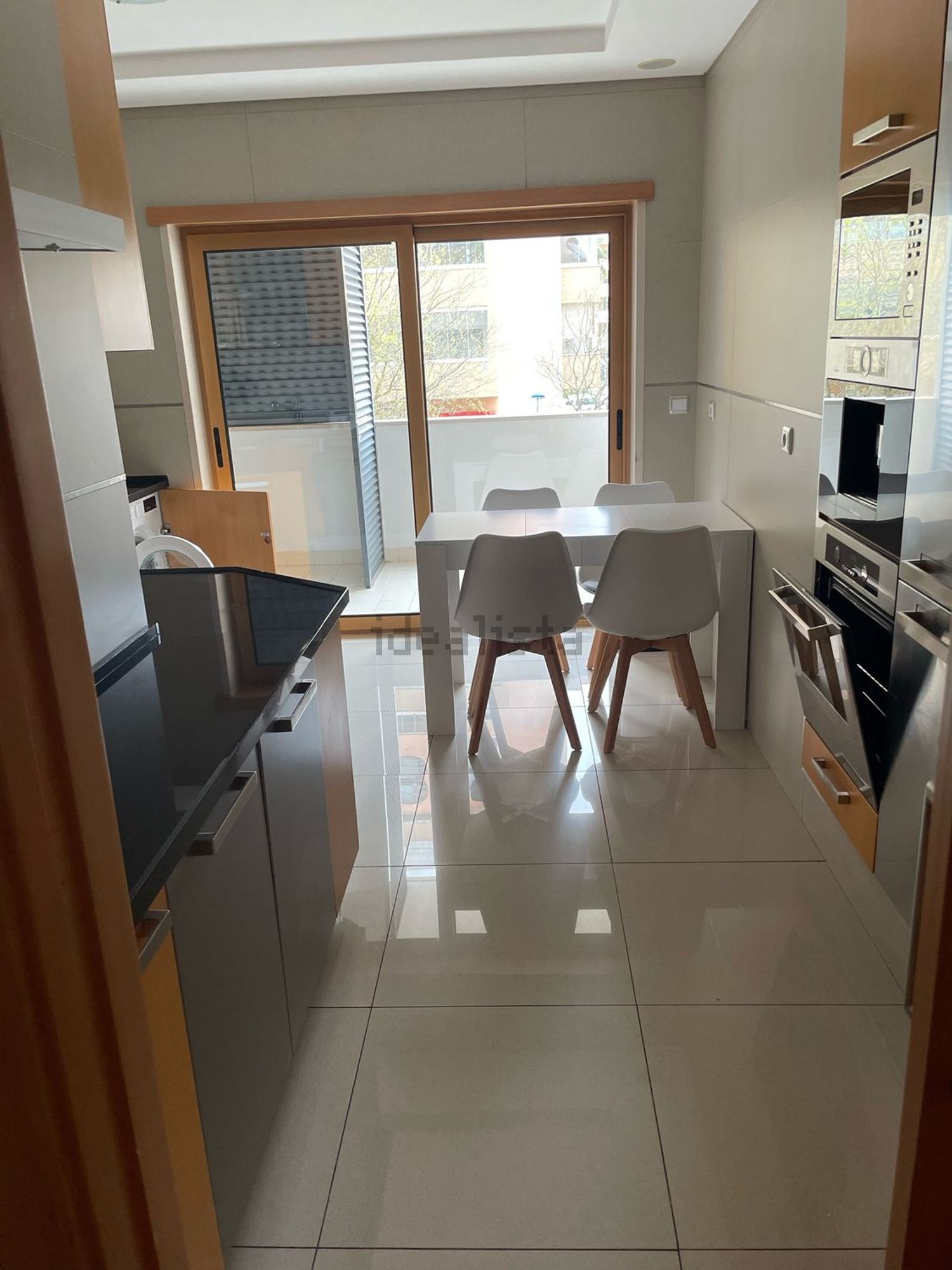 出租房间在Avenida Fernando Valle, 2 - 厨房