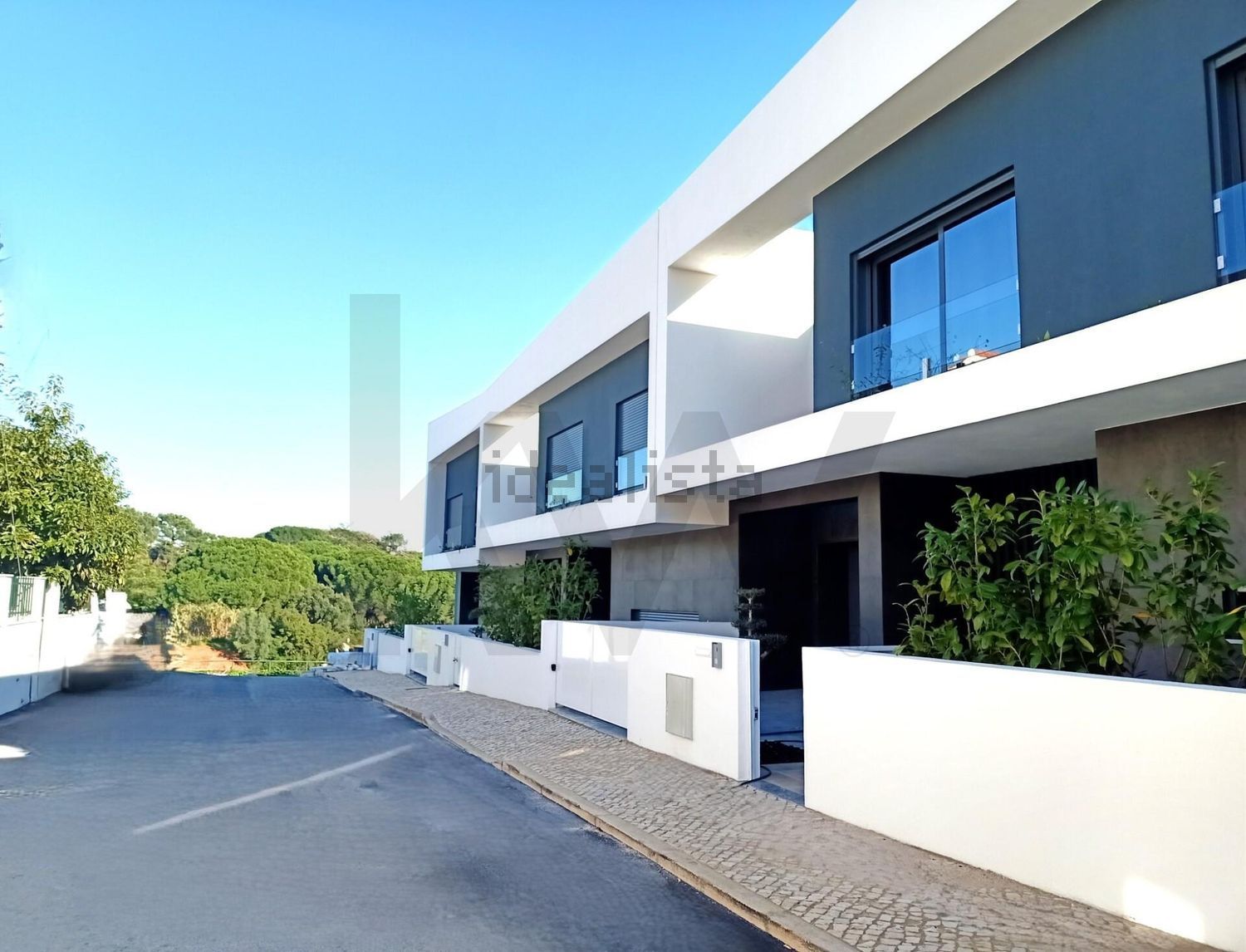 双拼别墅出售在Rua Marechal Craveiro Lopes s/n - 外立面