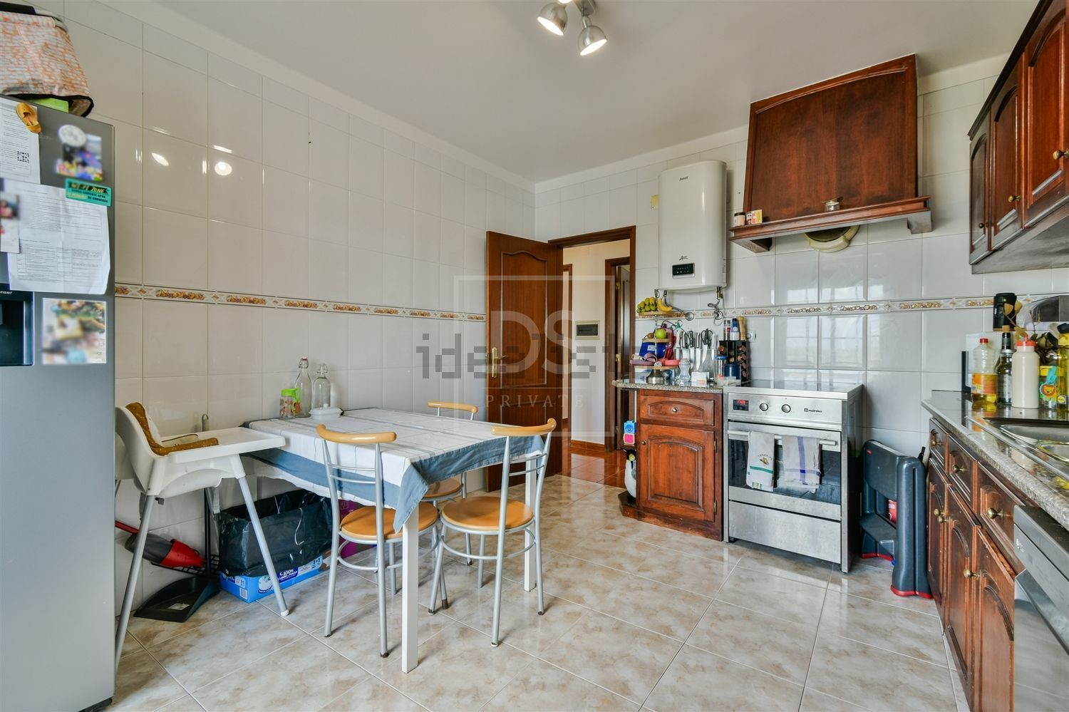 小楼房或独栋别墅出售在Praça Dom Lourenço Vicente, 18 - 厨房