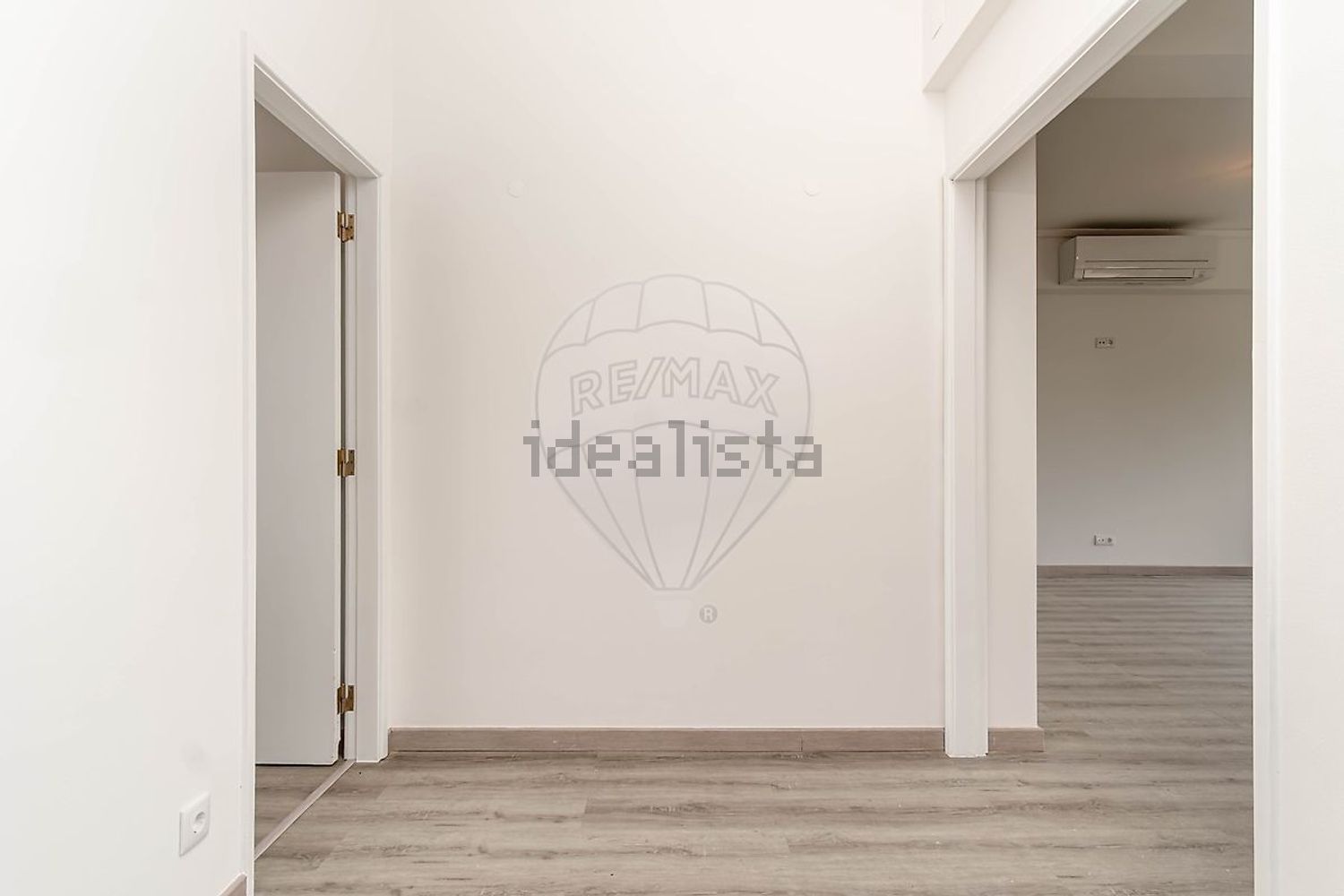 公寓 t3出售在Praça Rainha Santa - 居住