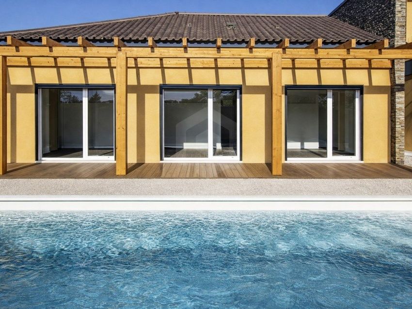 小楼房或独栋别墅出售在Rua das Galeotas, 14