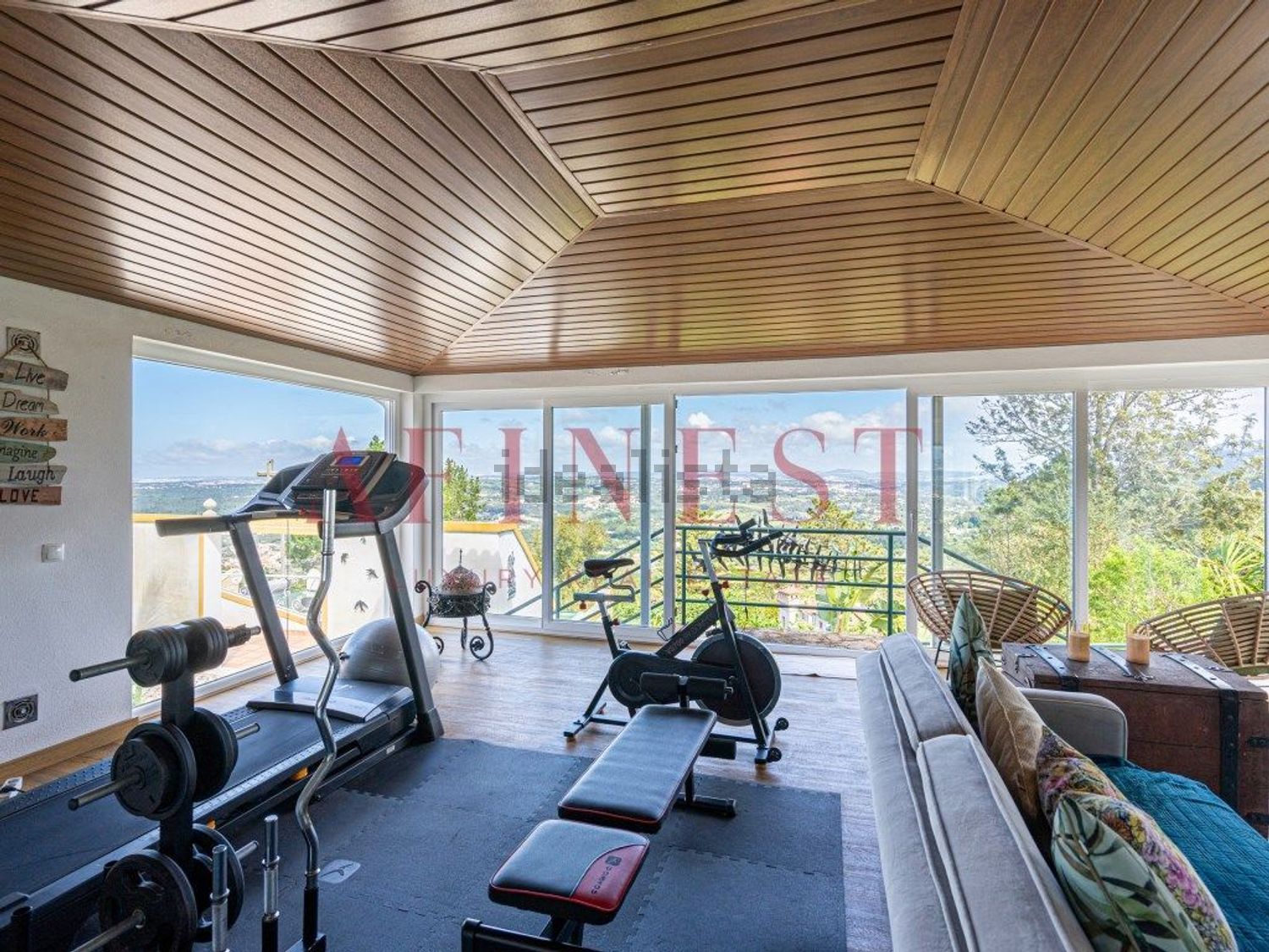 出租小楼房或独栋别墅在Rua Alto do Tanque Novo - 共同区域