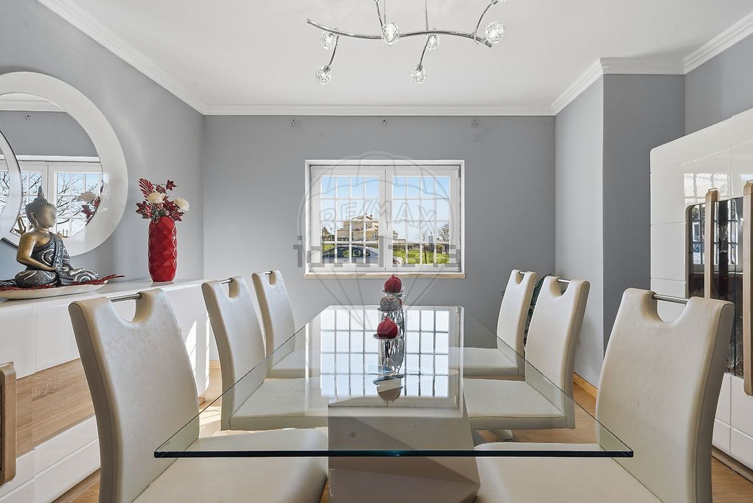 小楼房或独栋别墅出售在São Quintino - 客厅