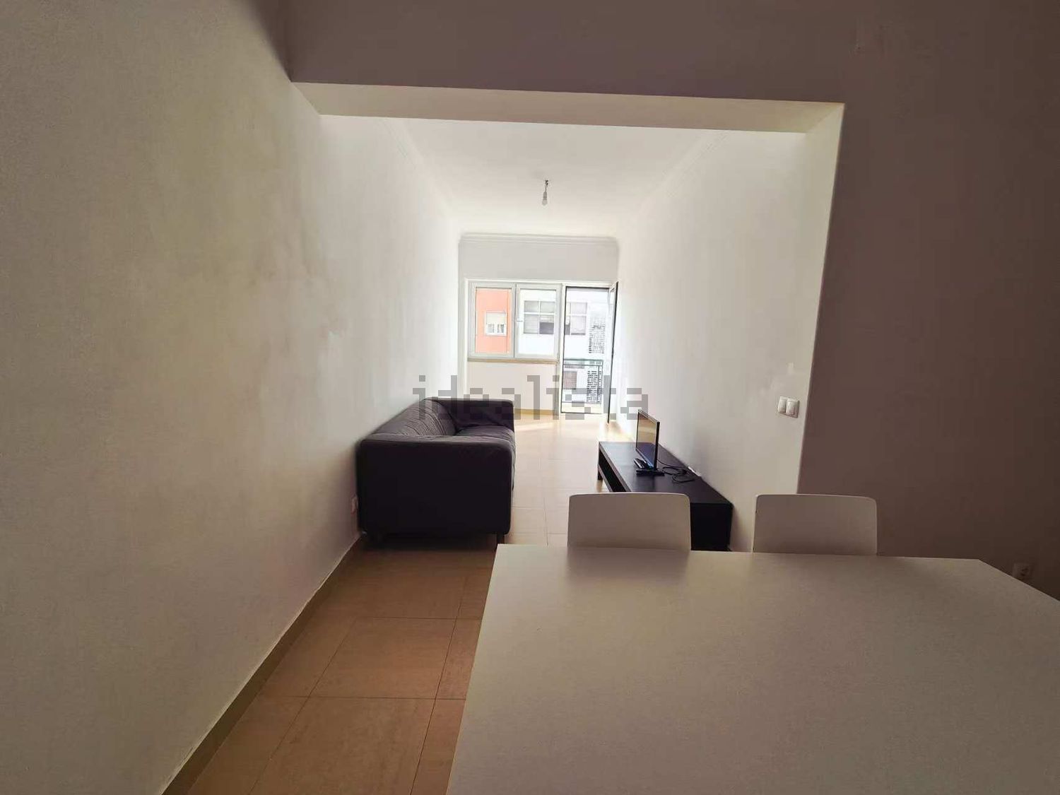 公寓 t1出售在Rua Damasceno Monteiro - 客厅