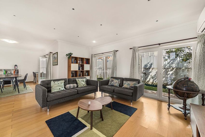 小楼房或独栋别墅出售在Rua Mar da Palha