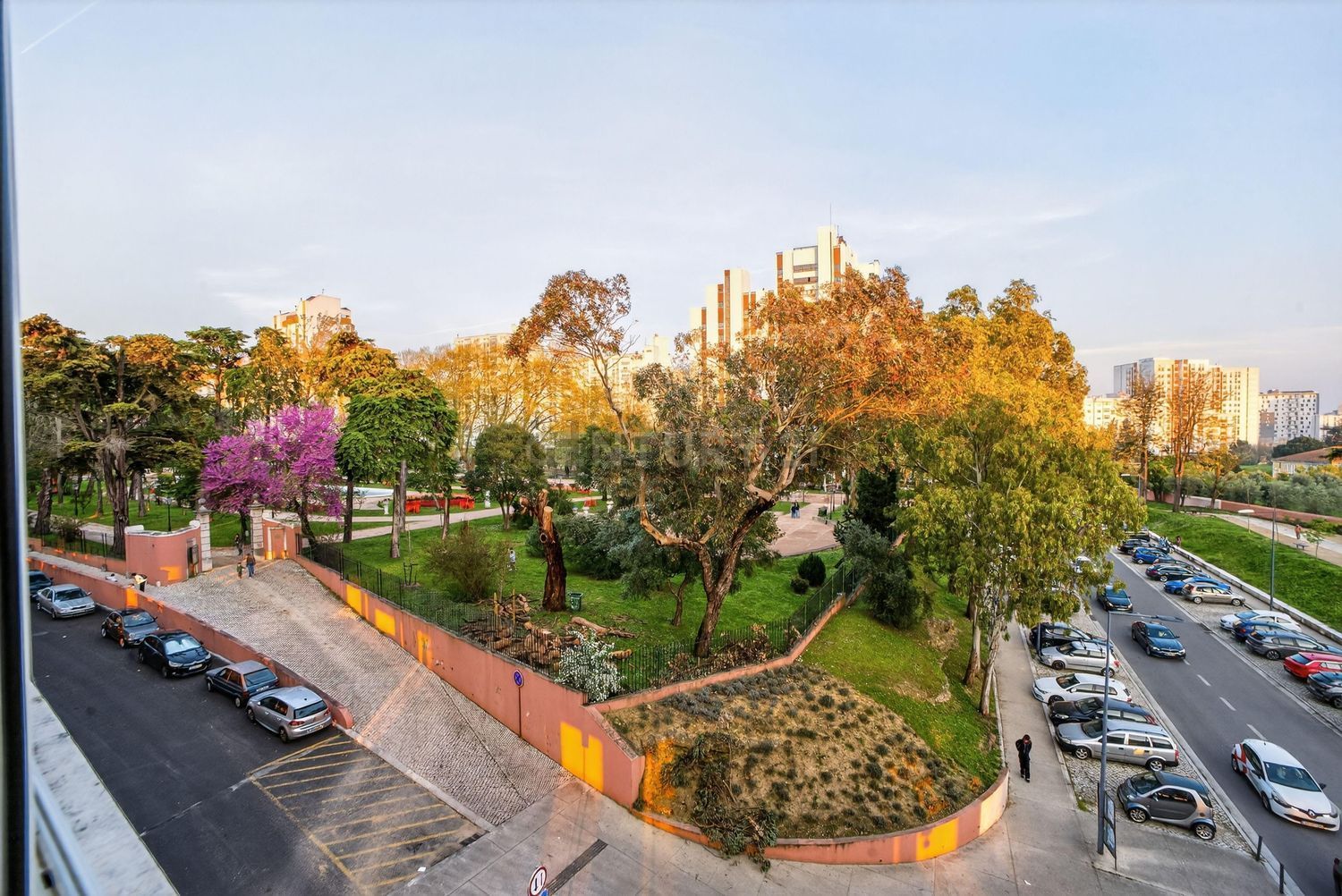 公寓 t2出售在Estrada da Ameixoeira, 27 - 花园