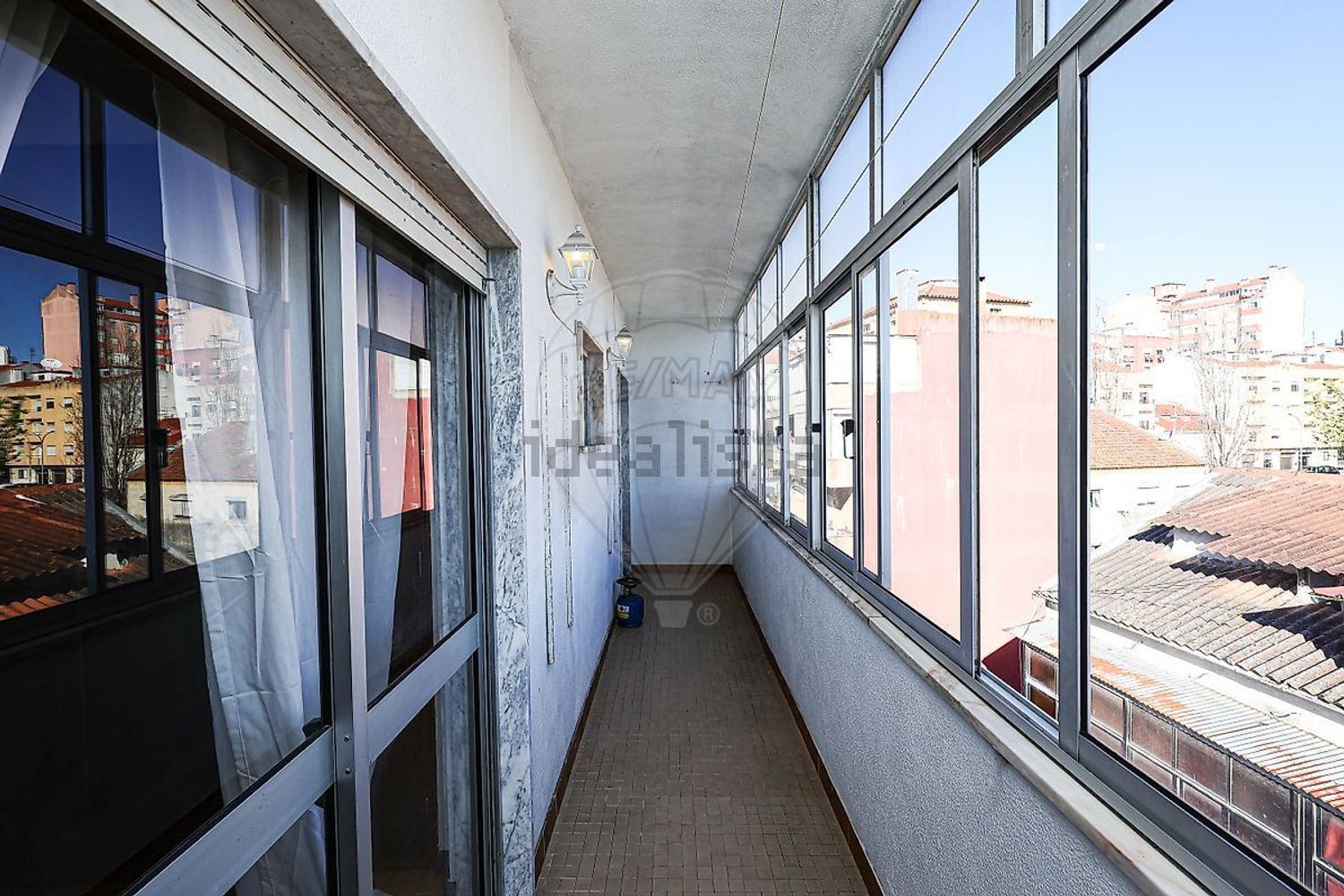 公寓 t3出售在Rua Maria da Fonte - 过道