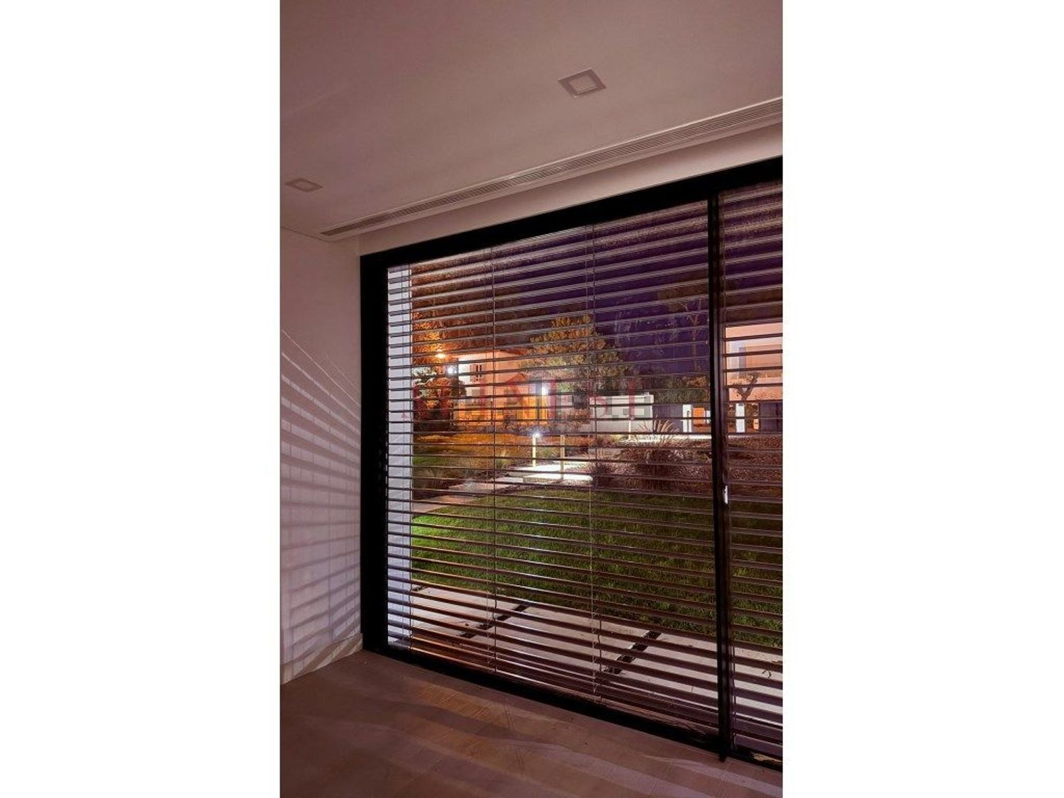 小楼房或独栋别墅出售在Rua do Tojo - 照片