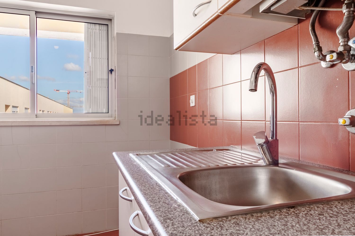 出租公寓 t2在Rua David Mourão Ferreira, 3 - 厨房